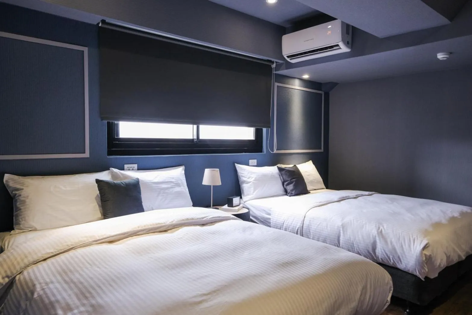 Bedroom, Bed in Giant Rich Hotel