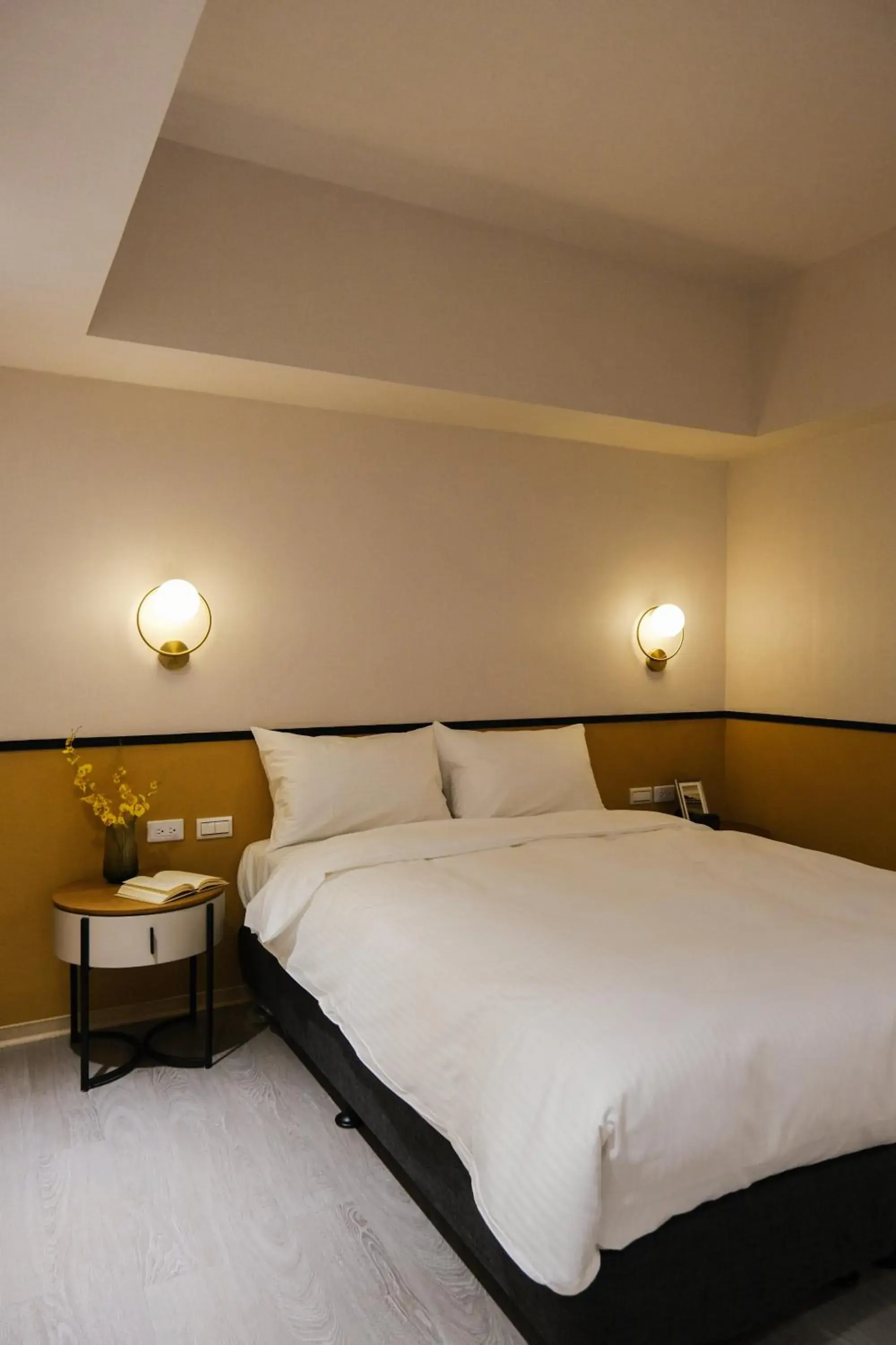 Bed in Giant Rich Hotel Bed in Giant Rich Hotel