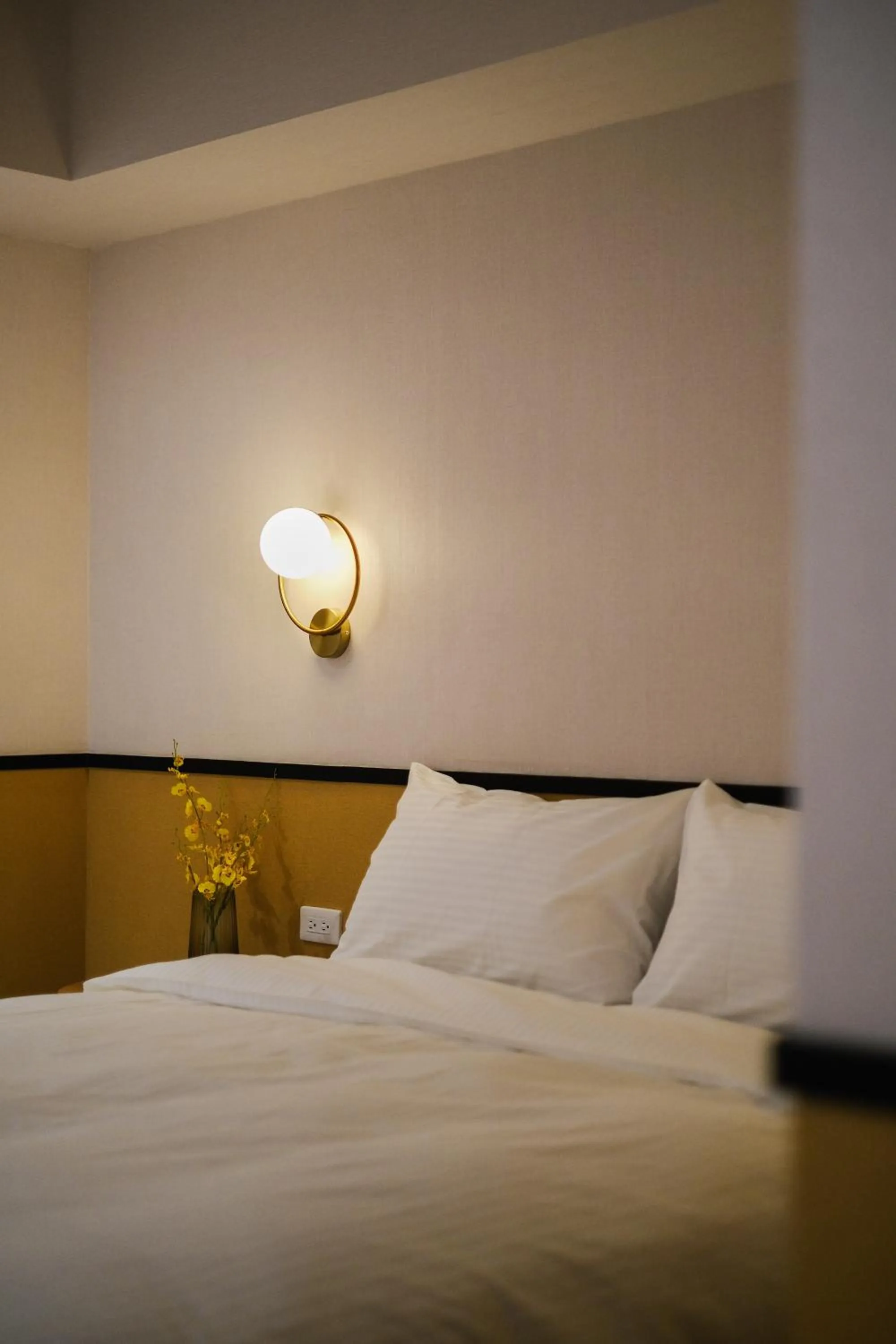 Bed in Giant Rich Hotel