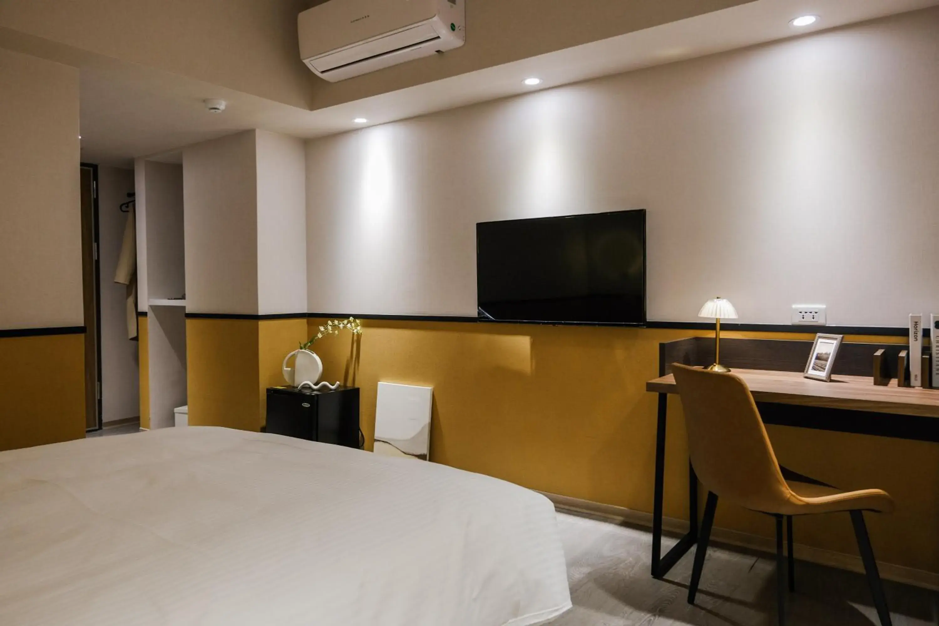 Bed in Giant Rich Hotel Bed in Giant Rich Hotel