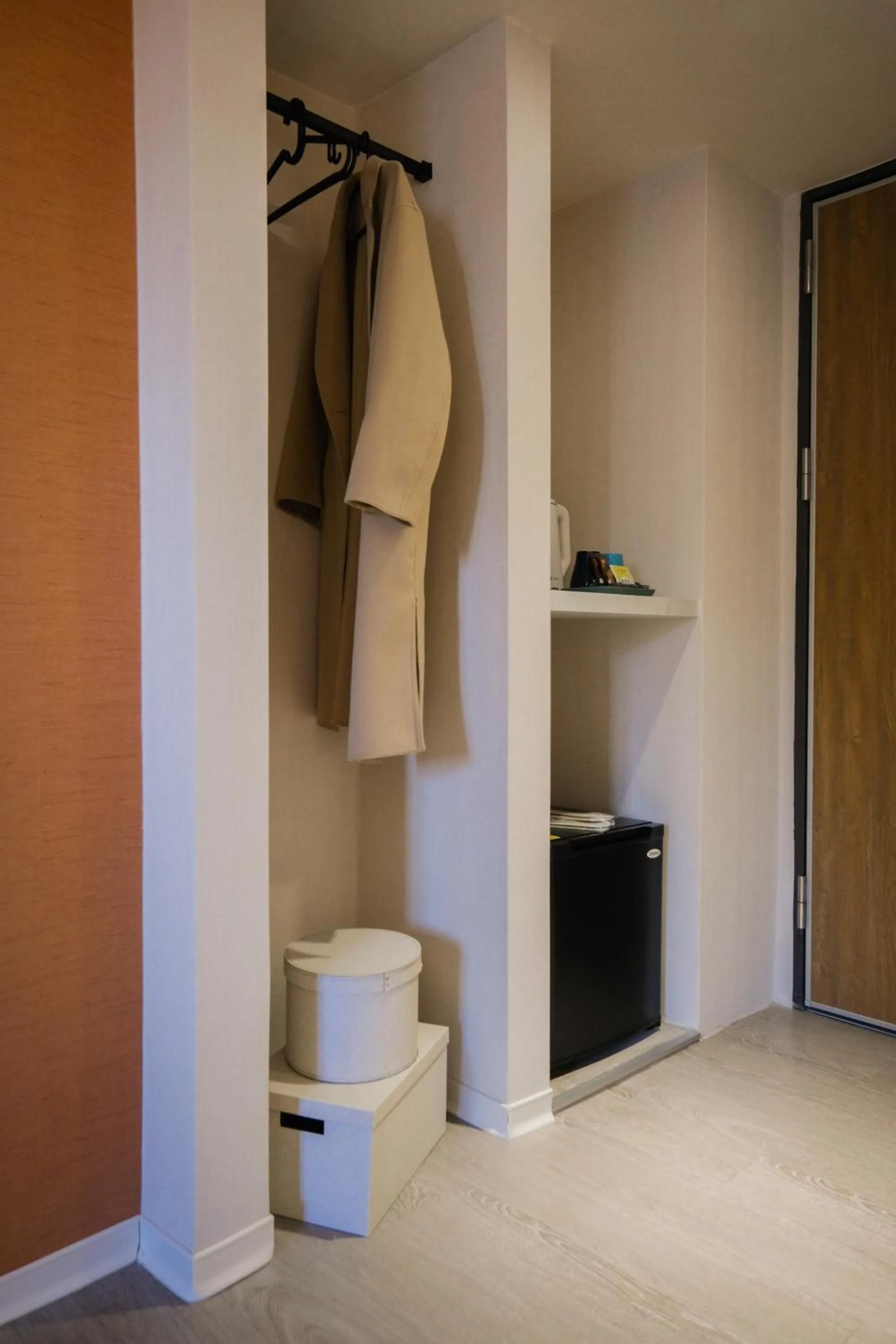 wardrobe in Giant Rich Hotel