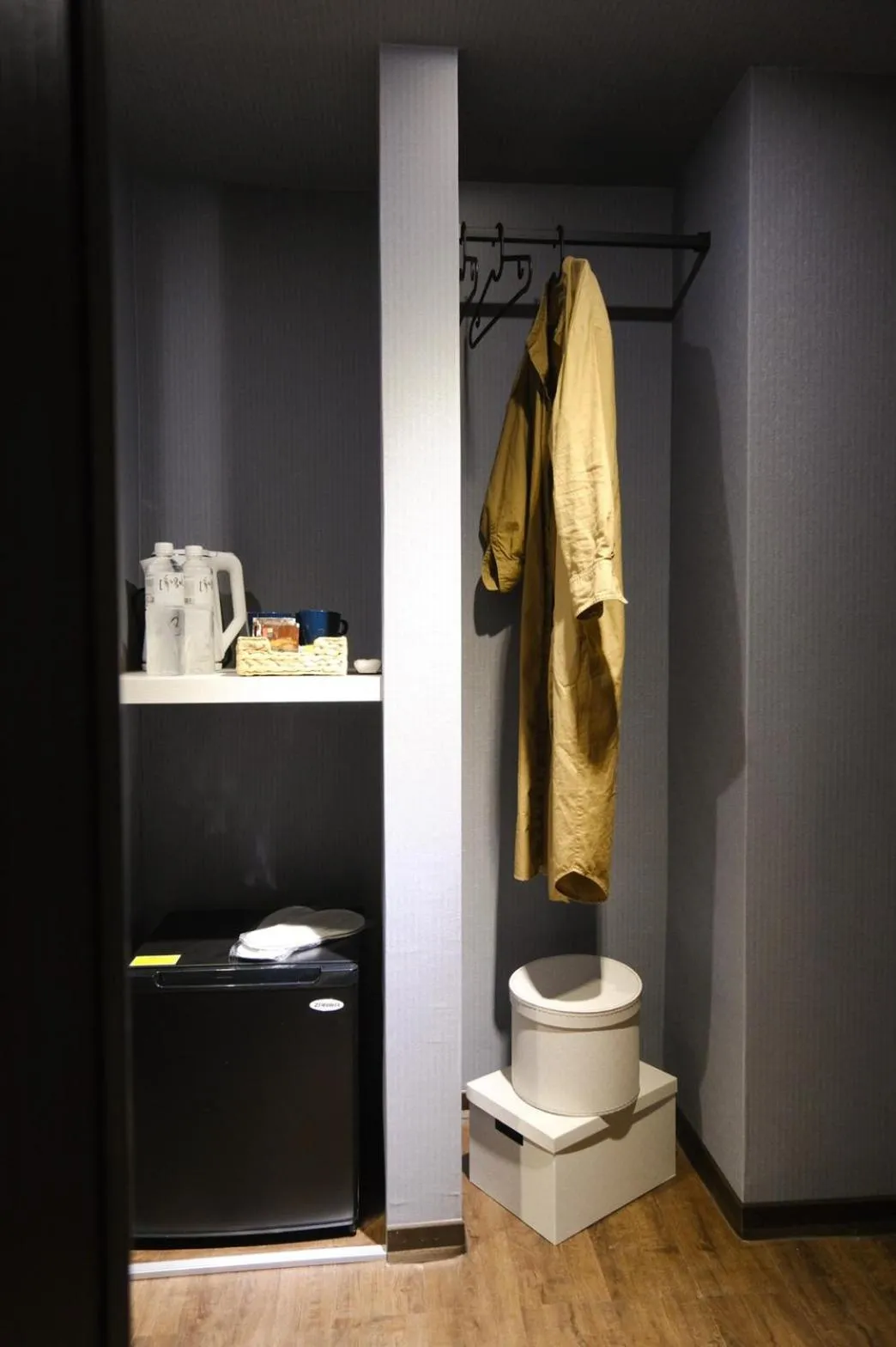 wardrobe in Giant Rich Hotel