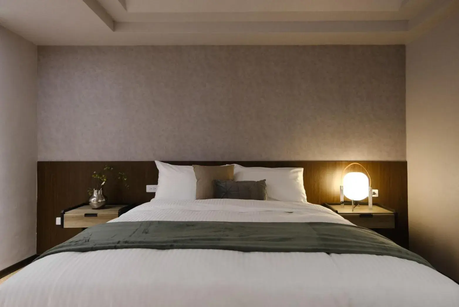 Bedroom, Bed in Giant Rich Hotel Bedroom, Bed in Giant Rich Hotel