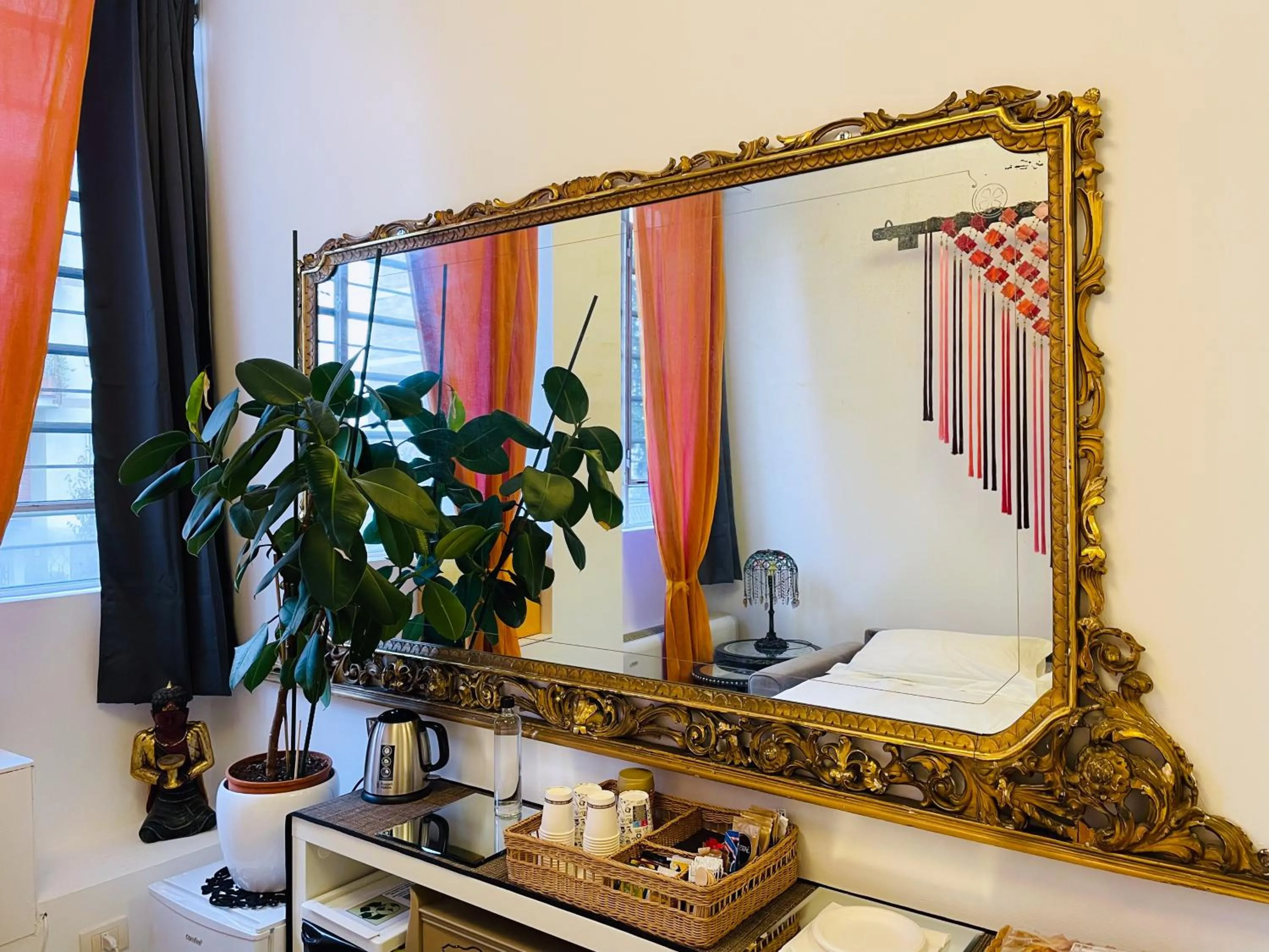 Breakfast in MY PLACE Suite Apartment - Milano Navigli