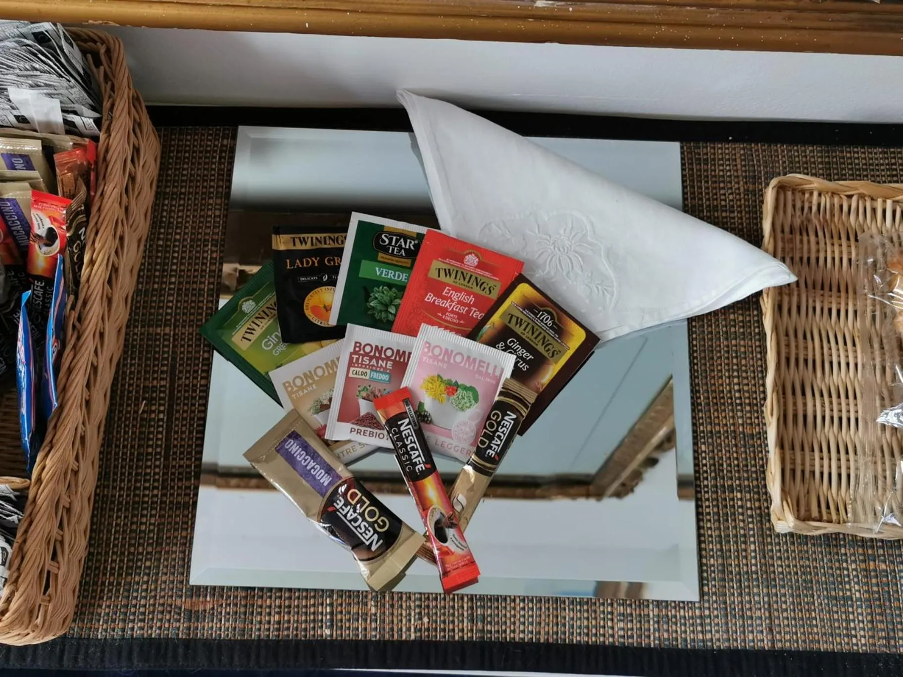 Breakfast in MY PLACE Suite Apartment - Milano Navigli