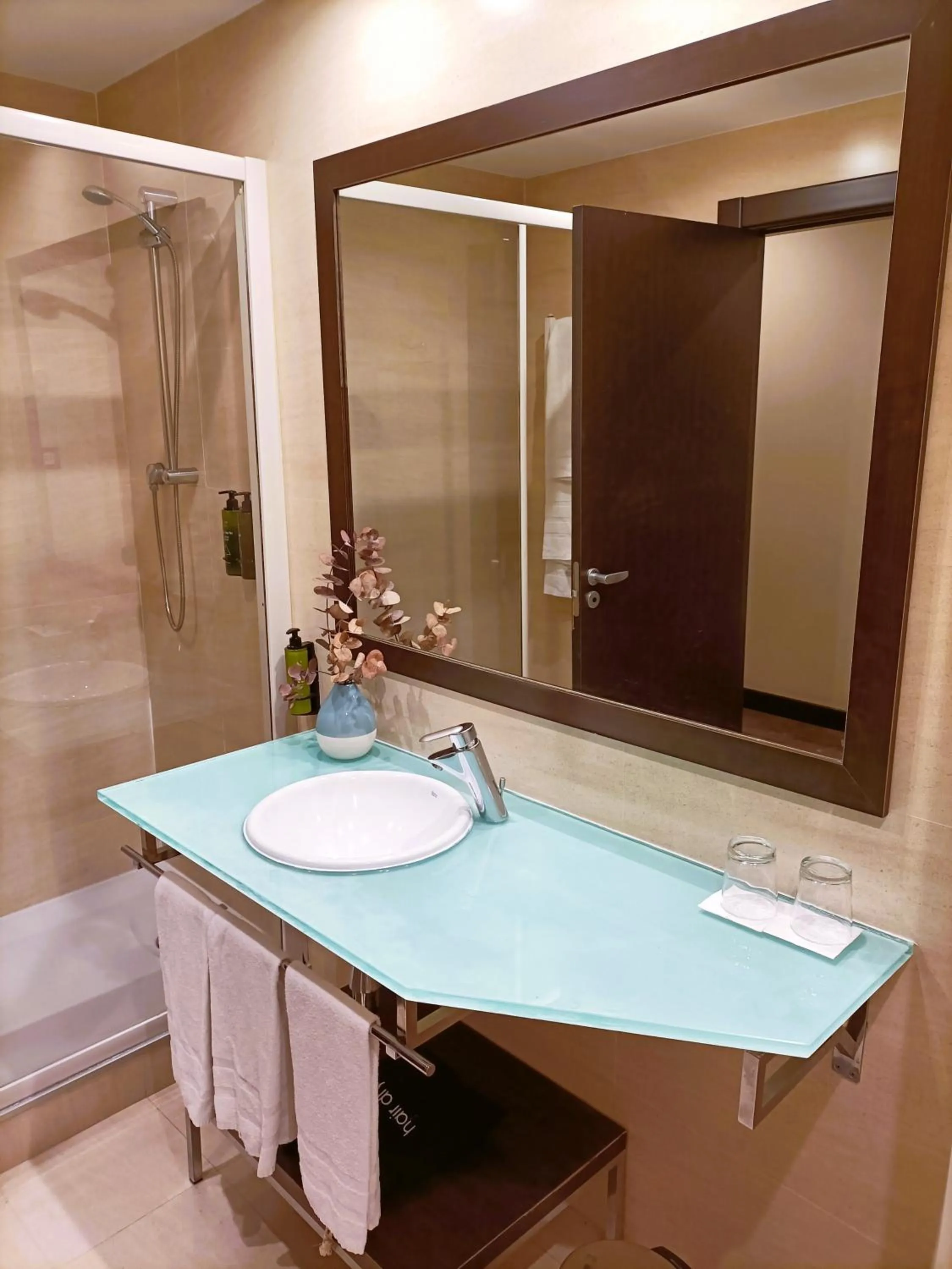 Bathroom in AZZ Pamplona Norte Hotel