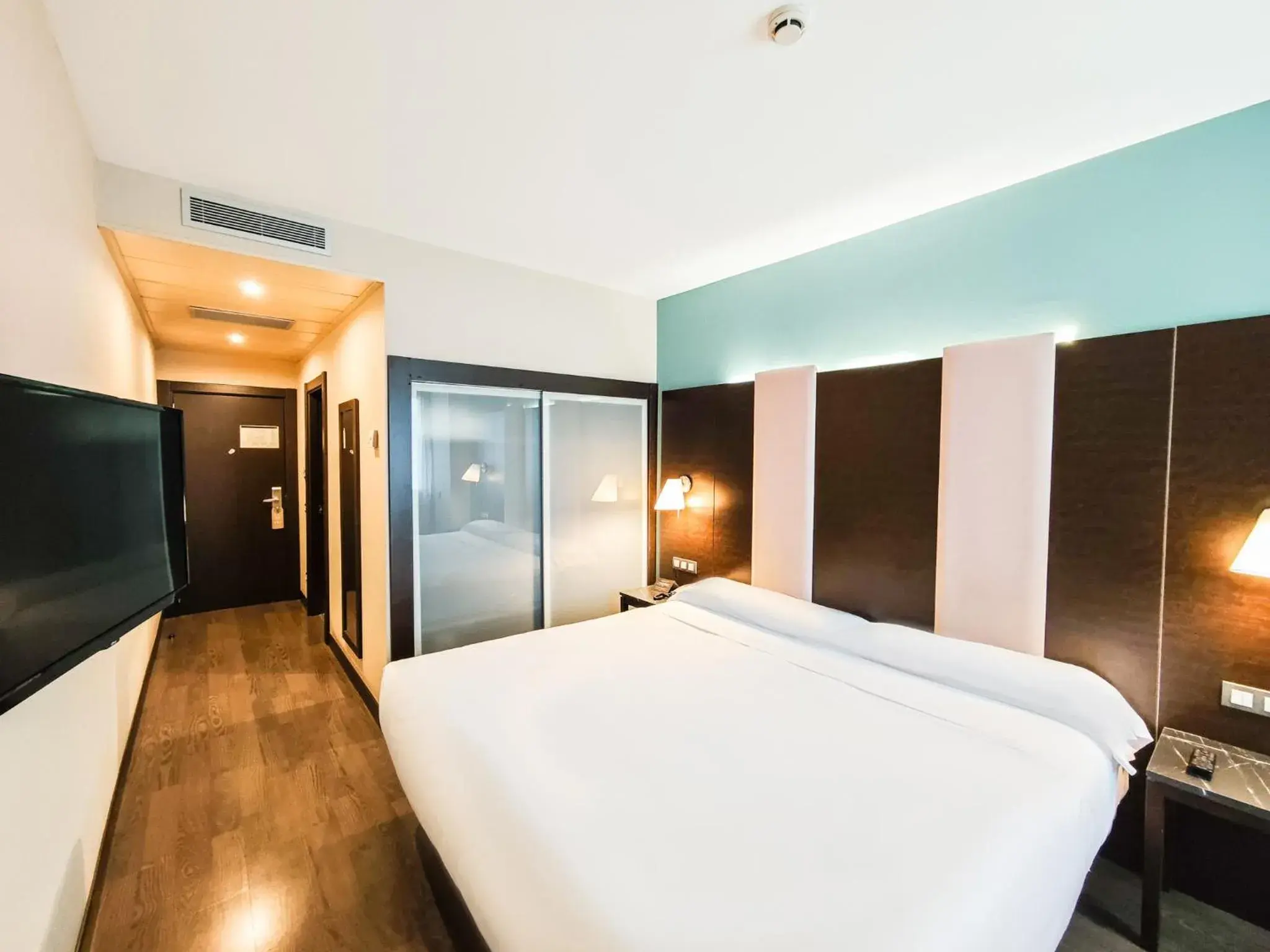 Photo of the whole room, Bed in AZZ Pamplona Norte Hotel Photo of the whole room, Bed in AZZ Pamplona Norte Hotel