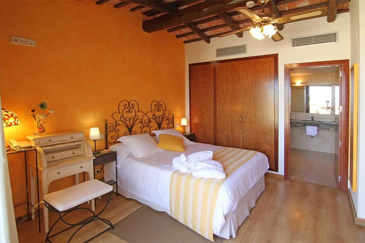 Photo of the whole room, Bed in Hotel Rosa & Spa Begur
