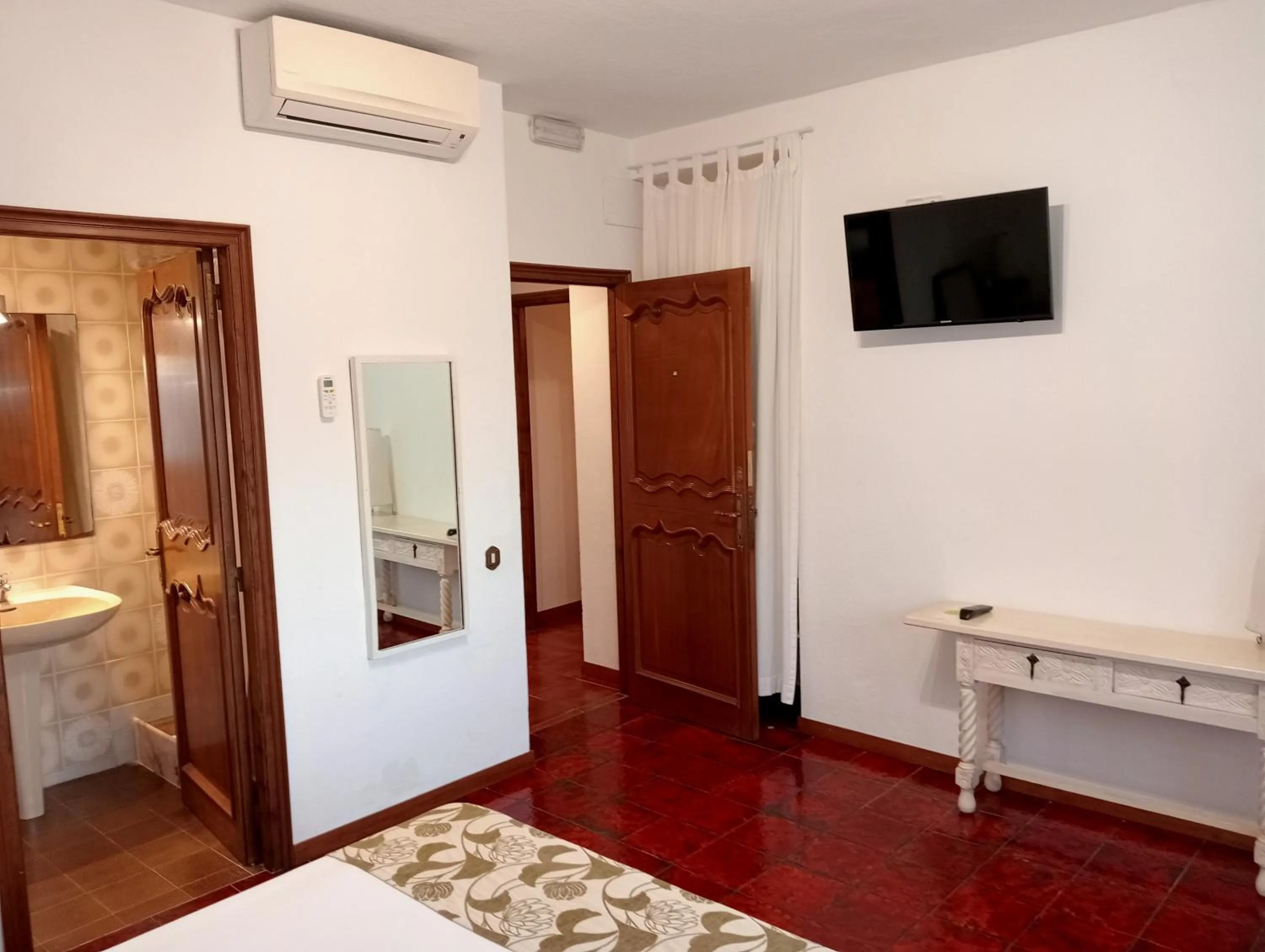 Bedroom, Bed in Hotel Rosa & Spa Begur