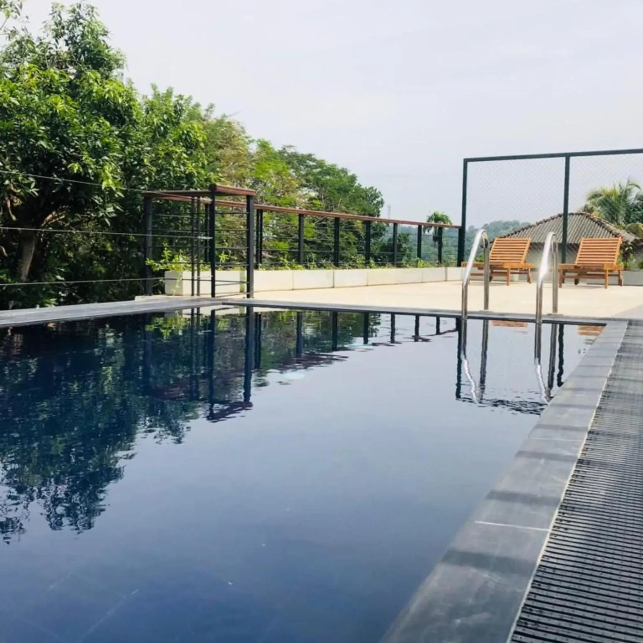 Swimming pool in Edgar Mansion Kandy Swimming pool in Edgar Mansion Kandy