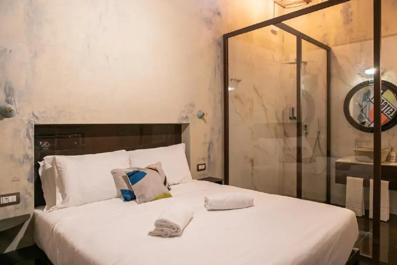 Shower, Bed in Bhr Cavour 150 Shower, Bed in Bhr Cavour 150