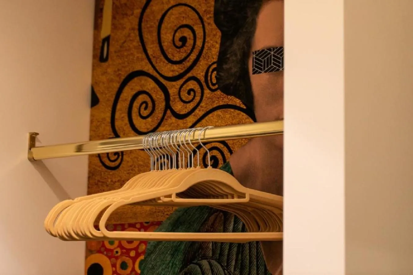 Decorative detail in Bhr Cavour 150