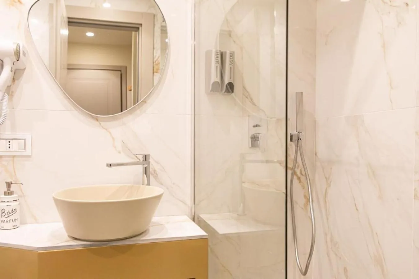 Shower in Bhr Cavour 150