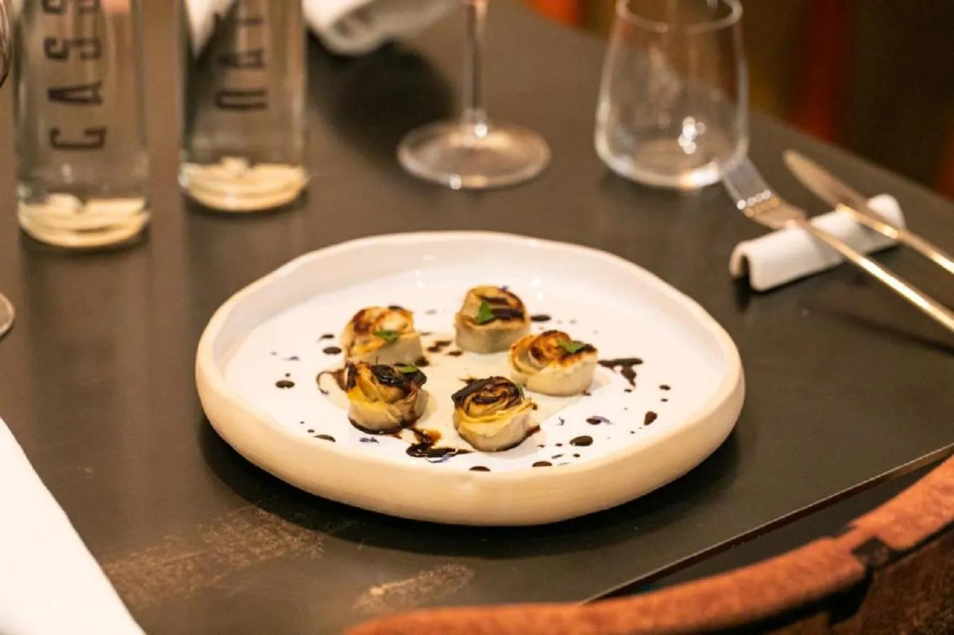 Restaurant/places to eat in Bhr Cavour 150