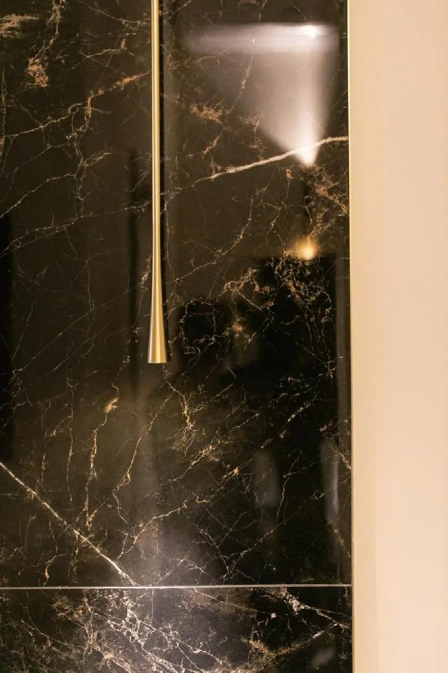 Decorative detail in Bhr Cavour 150