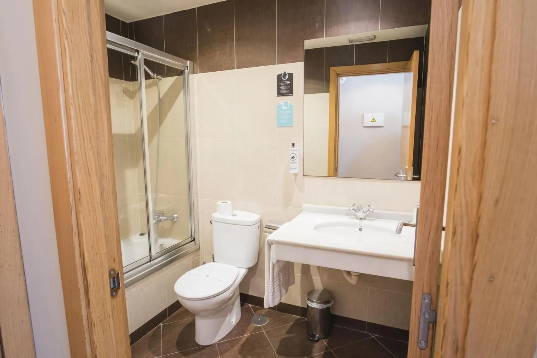 Bathroom in Hotel Alda Avenida