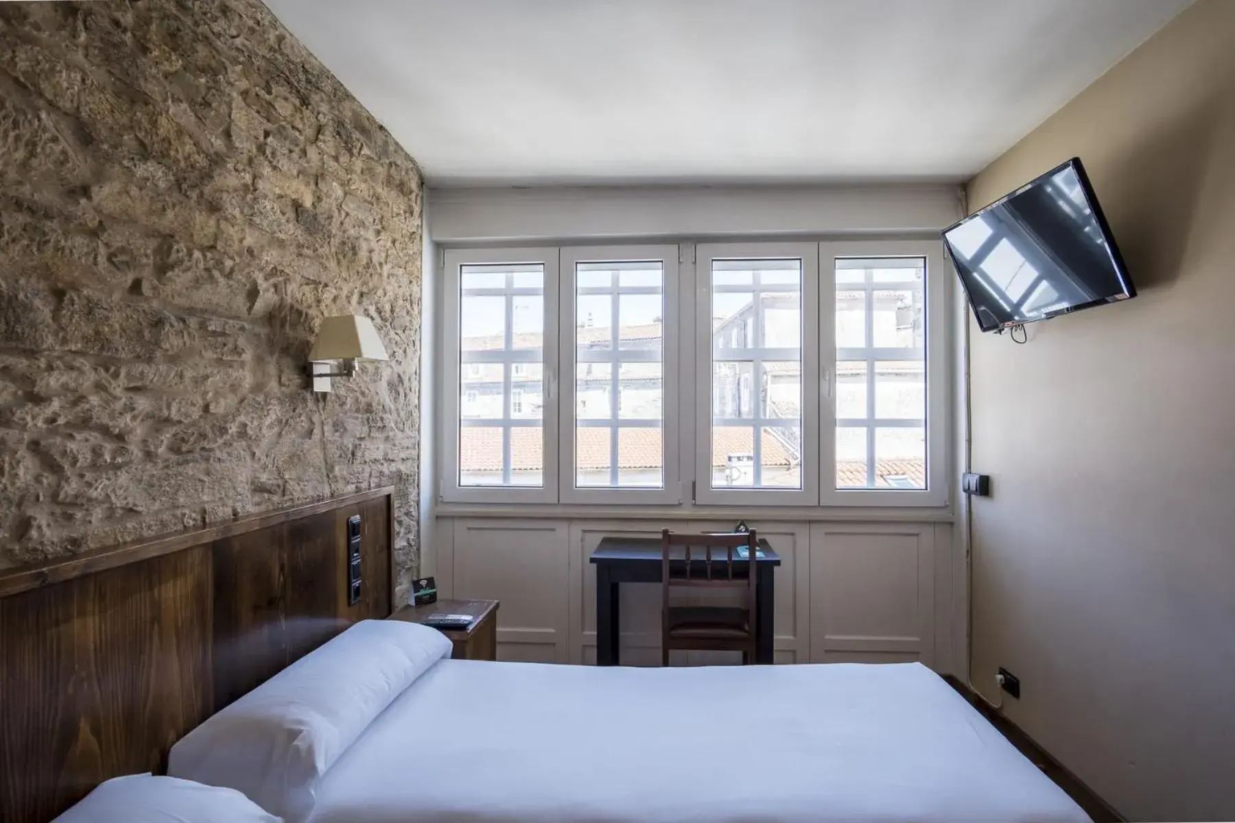 Photo of the whole room, Bed in Hotel Alda Avenida Photo of the whole room, Bed in Hotel Alda Avenida