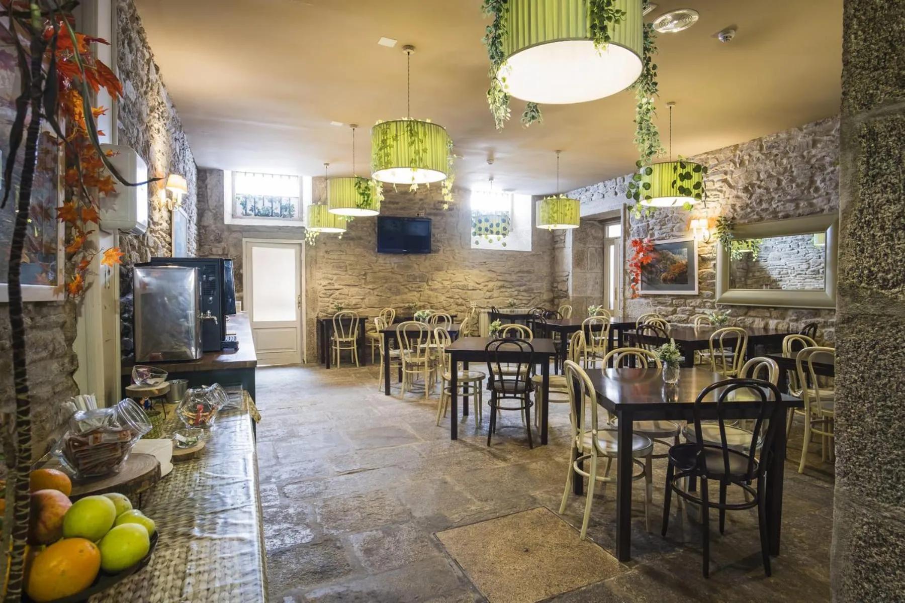 Buffet breakfast in Hotel Alda Avenida