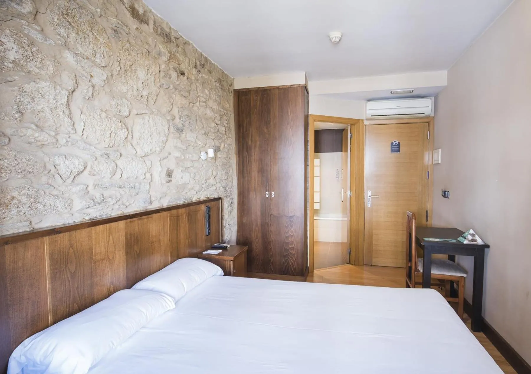 Bed in Hotel Alda Avenida