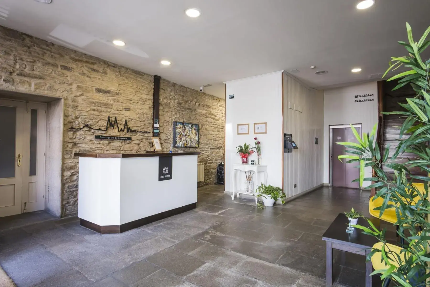 Lobby or reception in Hotel Alda Avenida Lobby or reception in Hotel Alda Avenida