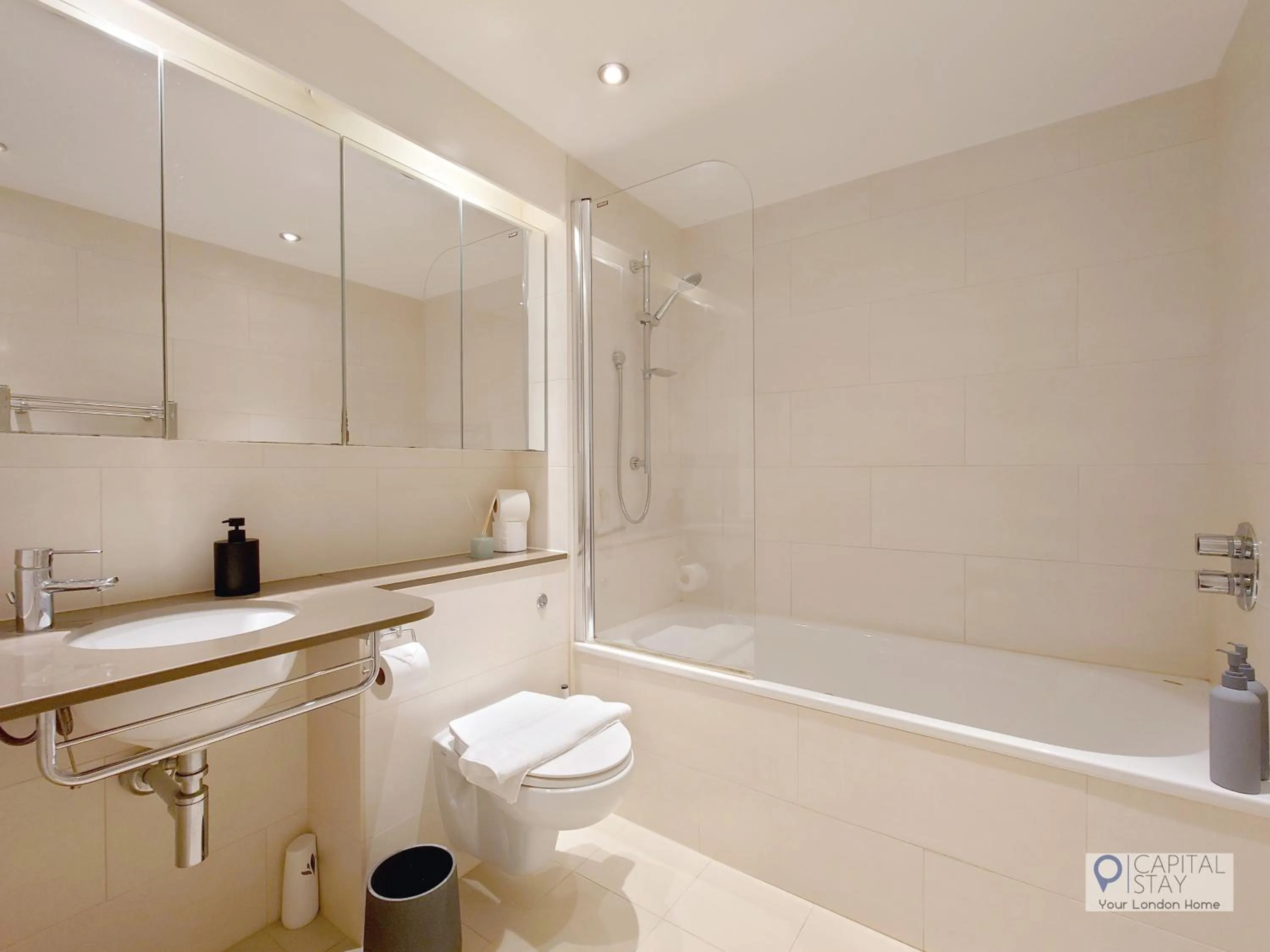 Bathroom in Deluxe Two Bed Apartment with River & City View