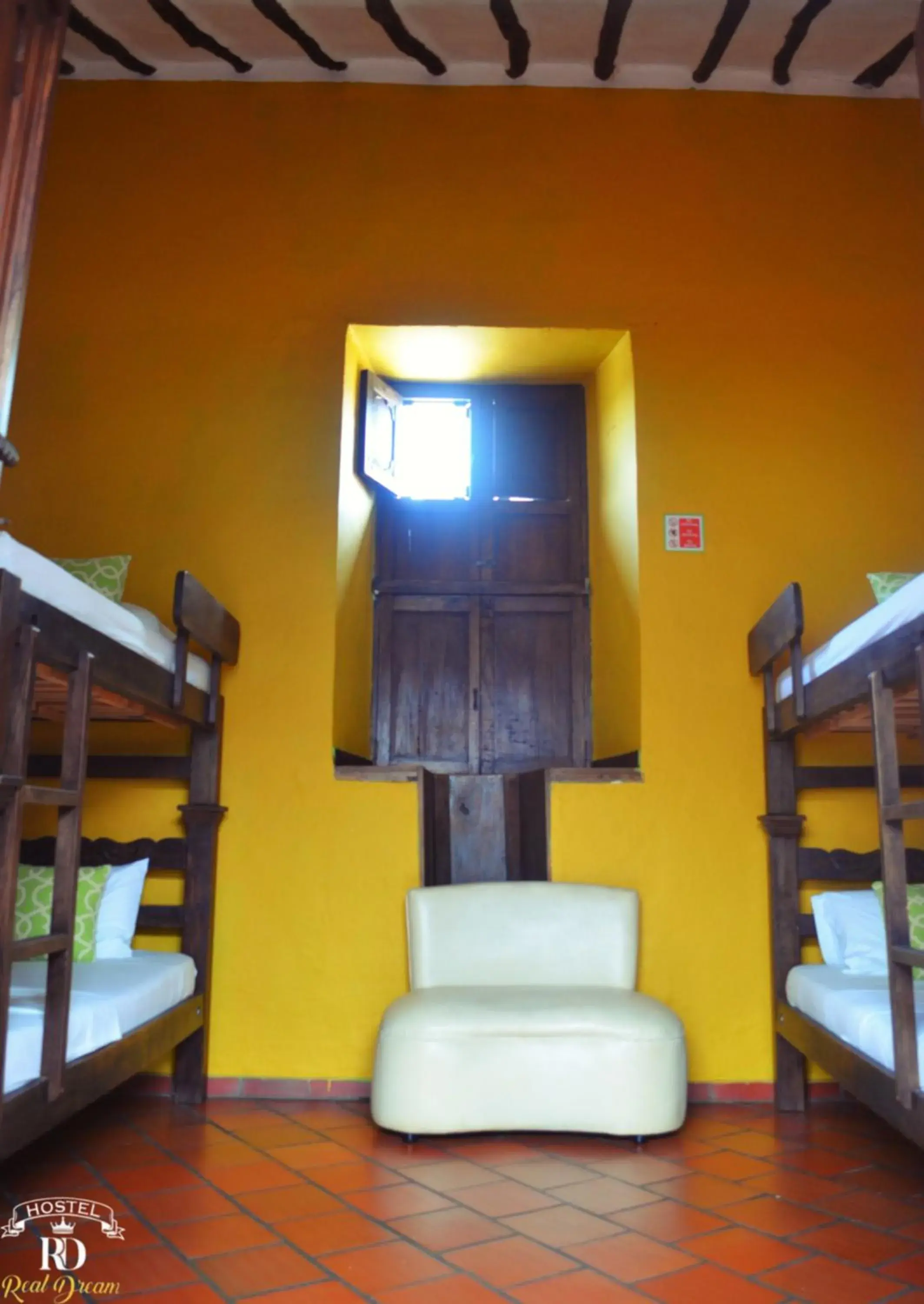 Bed in 4-Bed Dormitory Room in Real Dream Hostel Bed in 4-Bed Dormitory Room in Real Dream Hostel