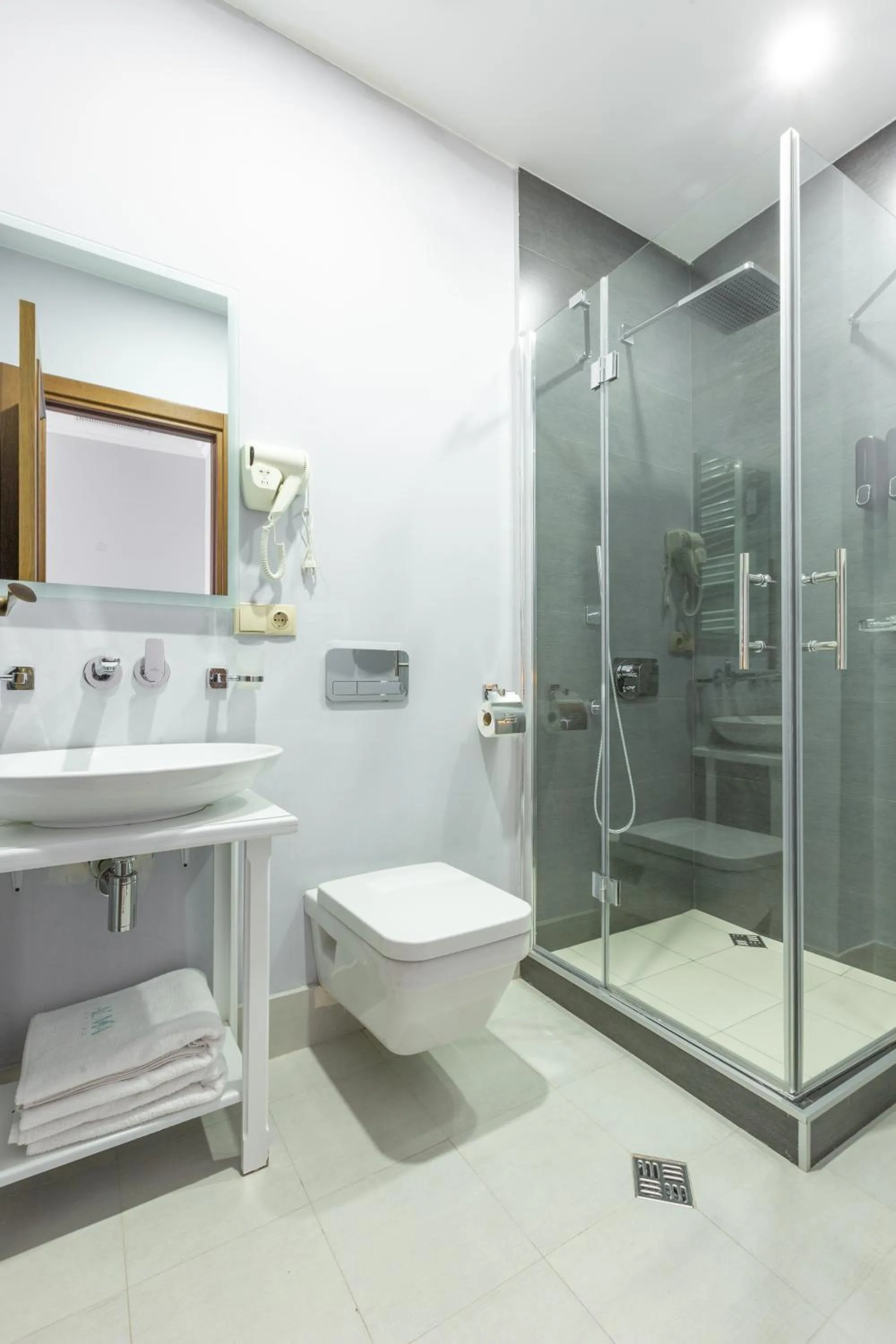 Shower in Alma Boutique Hotel