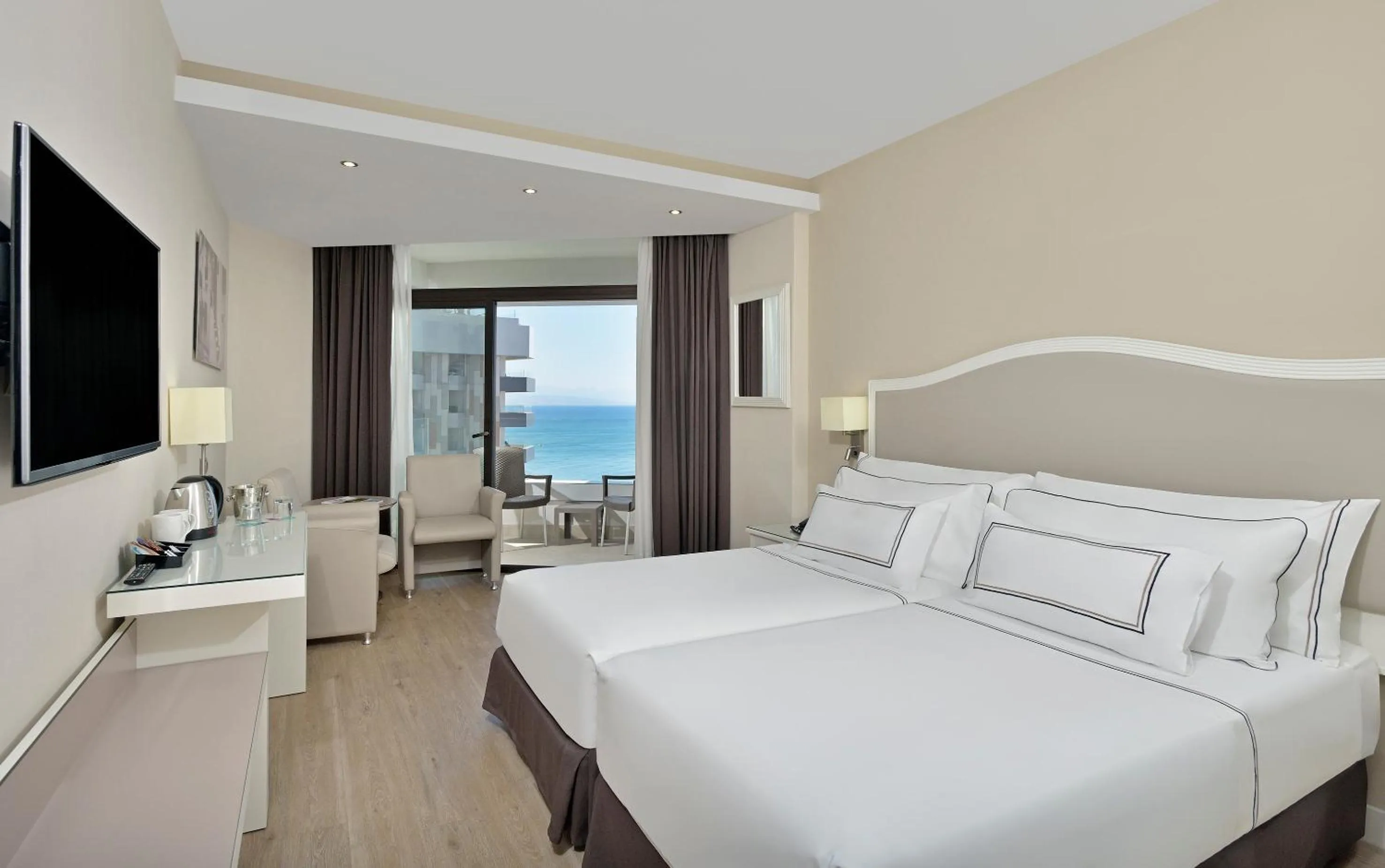 Photo of the whole room, Bed in Melia Costa del Sol