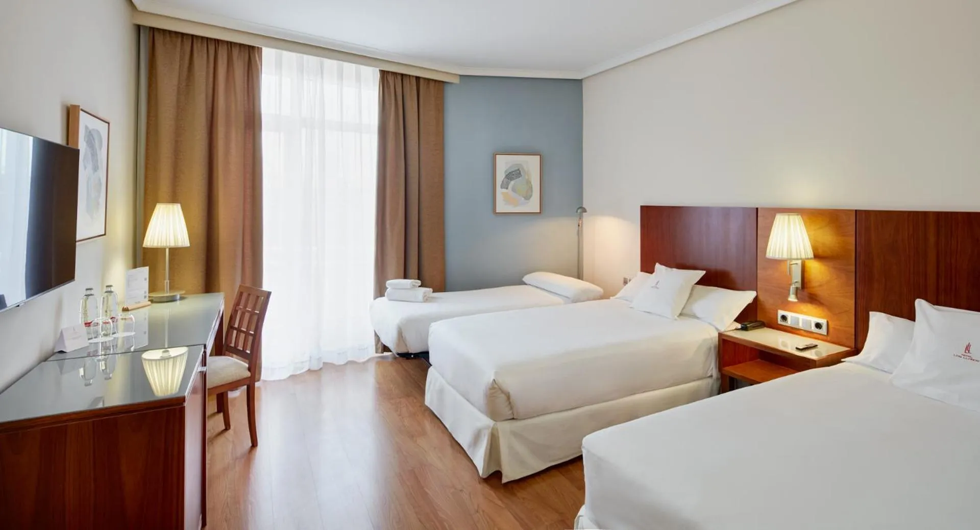 Bed in Sercotel Los Llanos