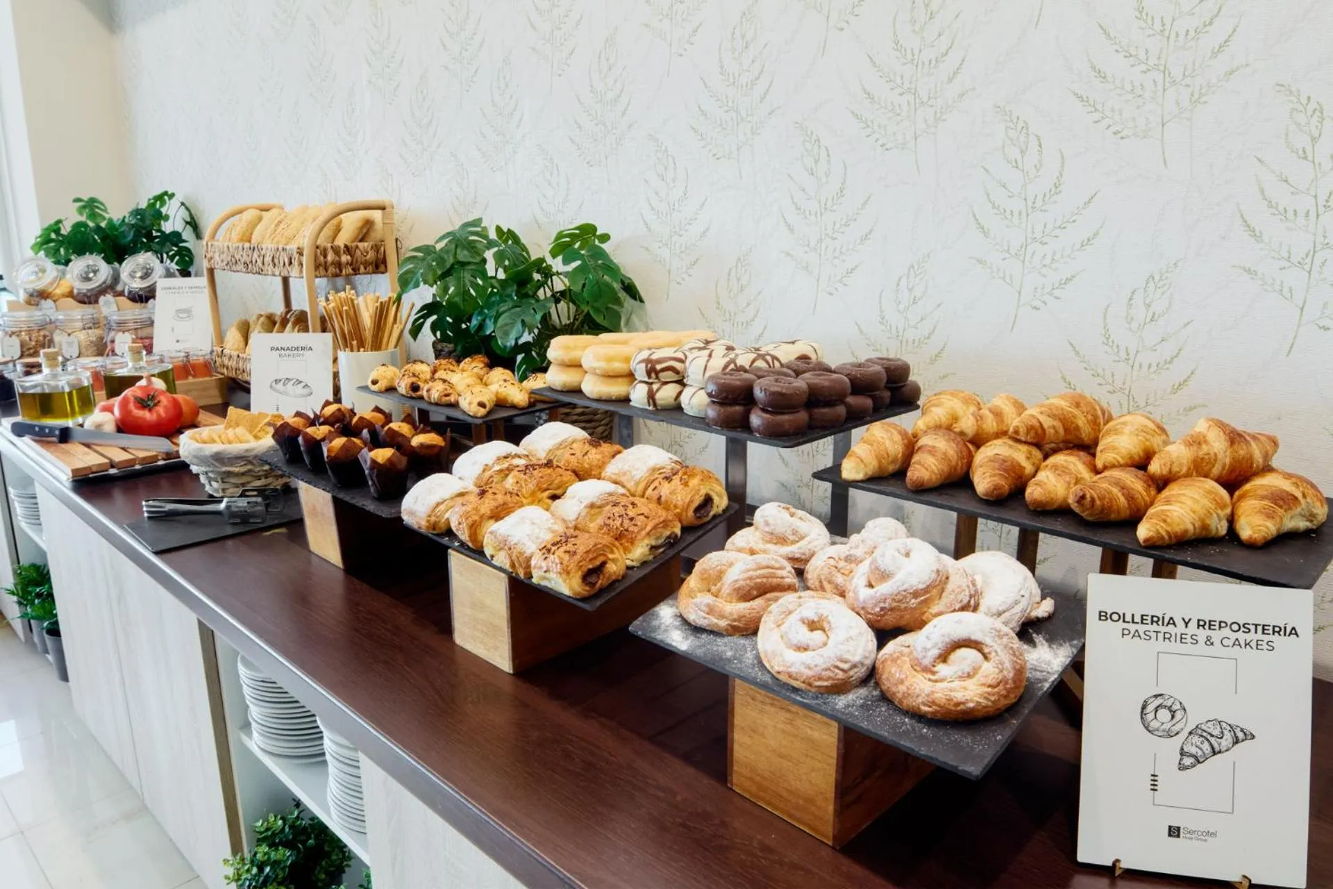 Breakfast in Sercotel Los Llanos