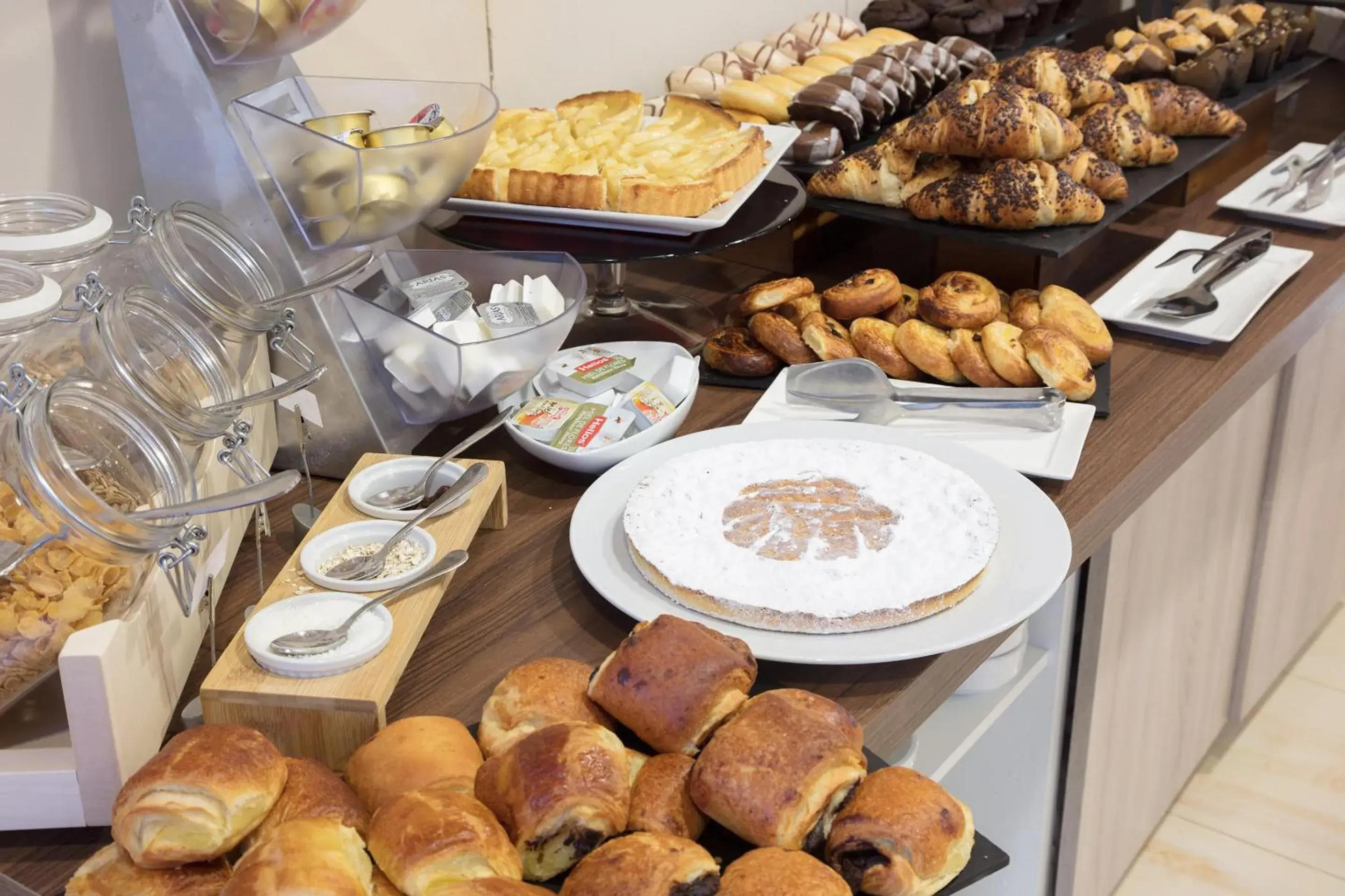 Buffet breakfast in Sercotel Los Llanos Buffet breakfast in Sercotel Los Llanos