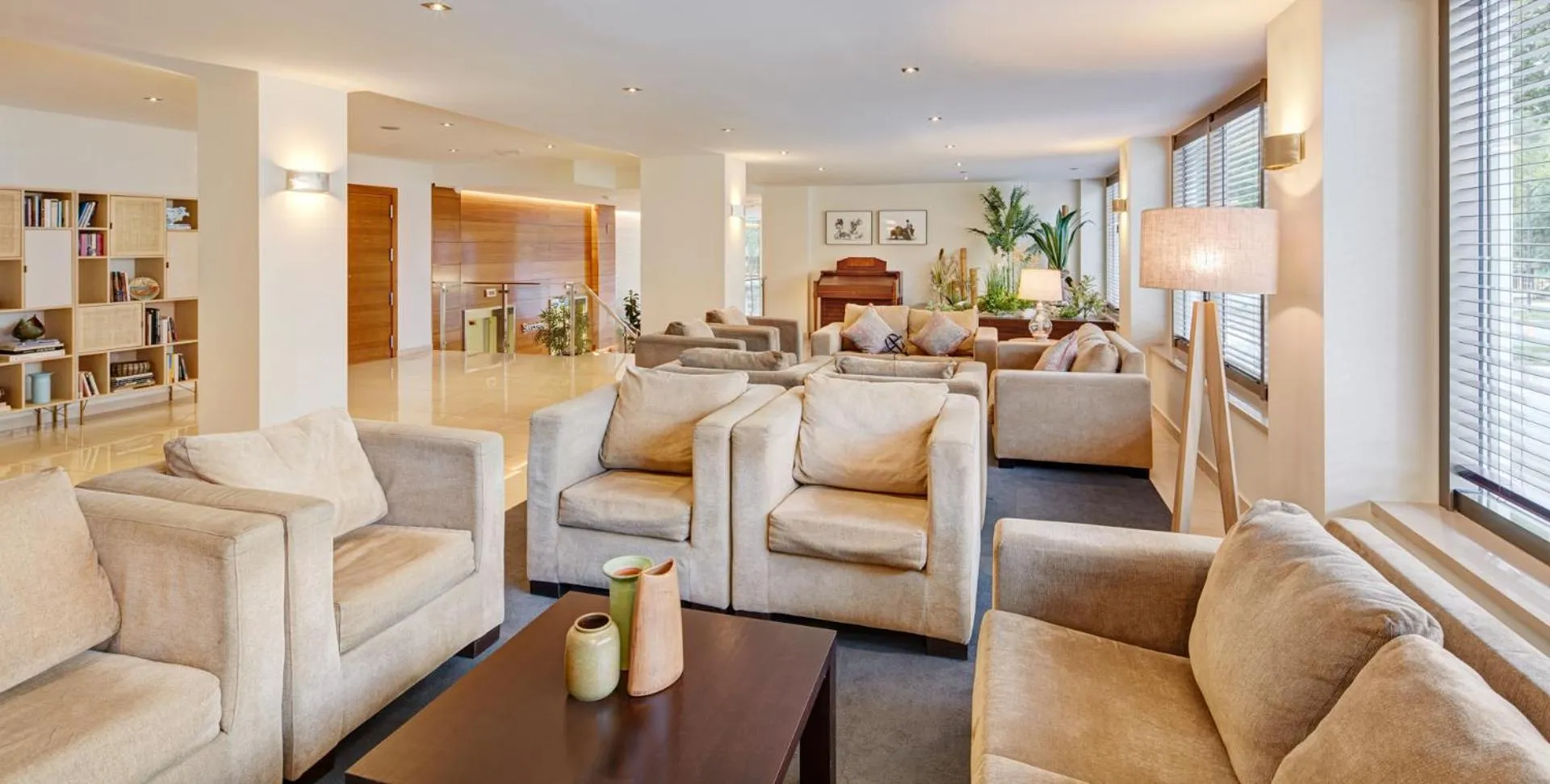 Lobby or reception in Sercotel Los Llanos