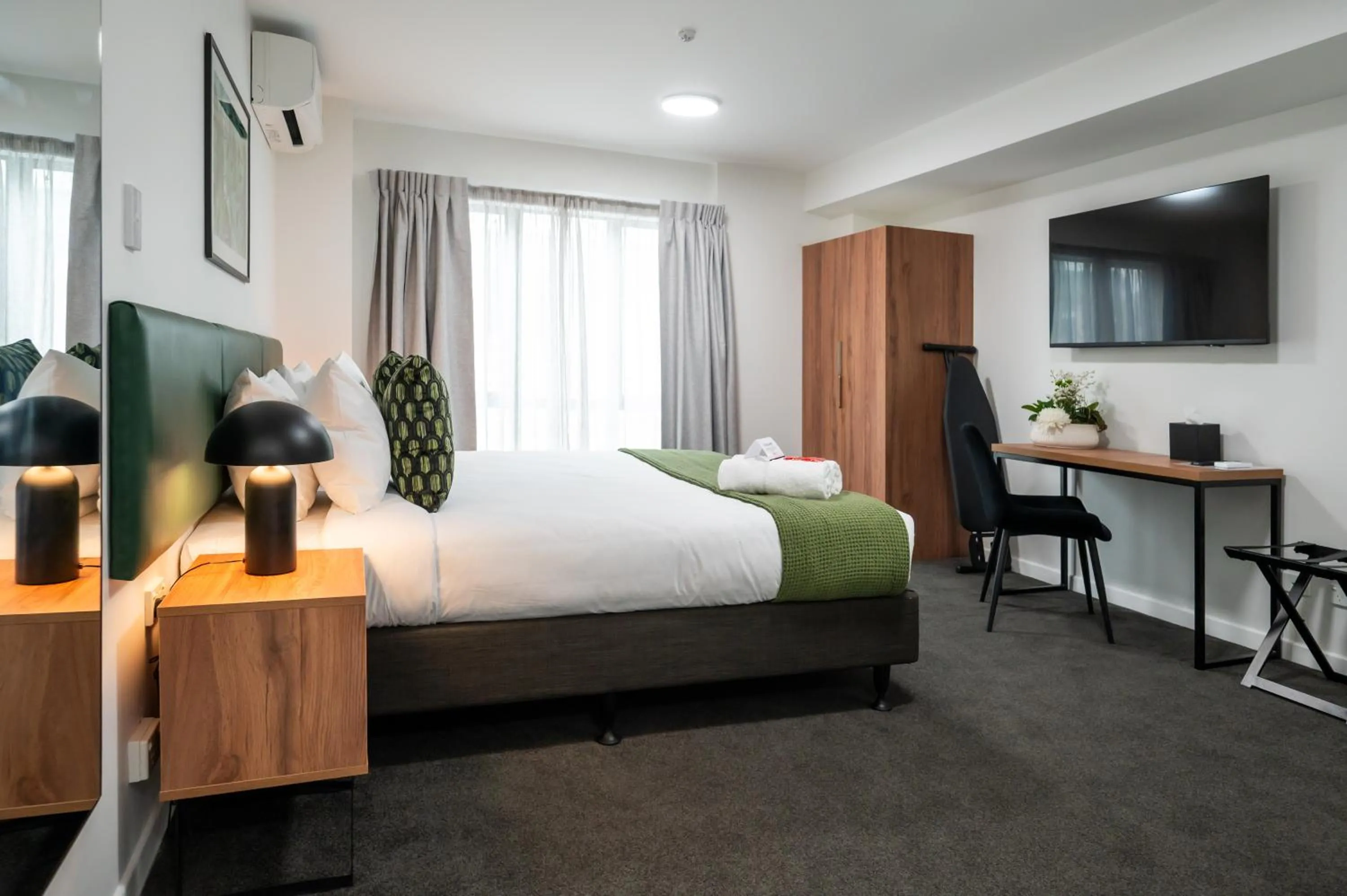 Photo of the whole room, Bed in Solsen Flexi-Stay & Motel