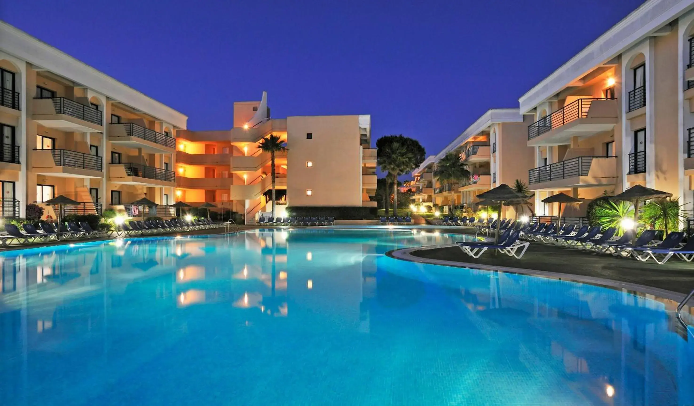 Property building in SOL Sancti Petri Property building in SOL Sancti Petri