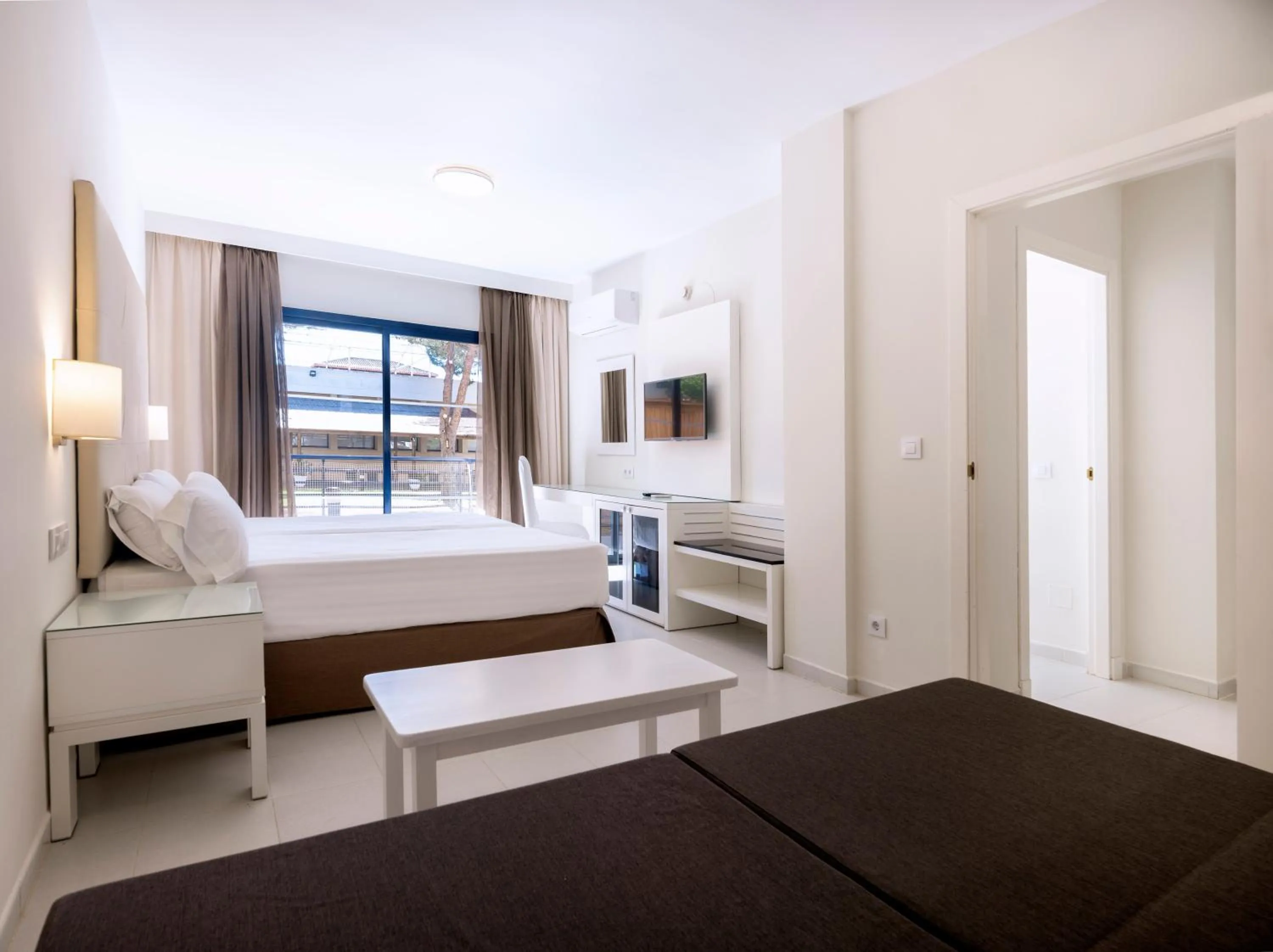 Bedroom, Bed in Sol Sancti Petri Aparthotel