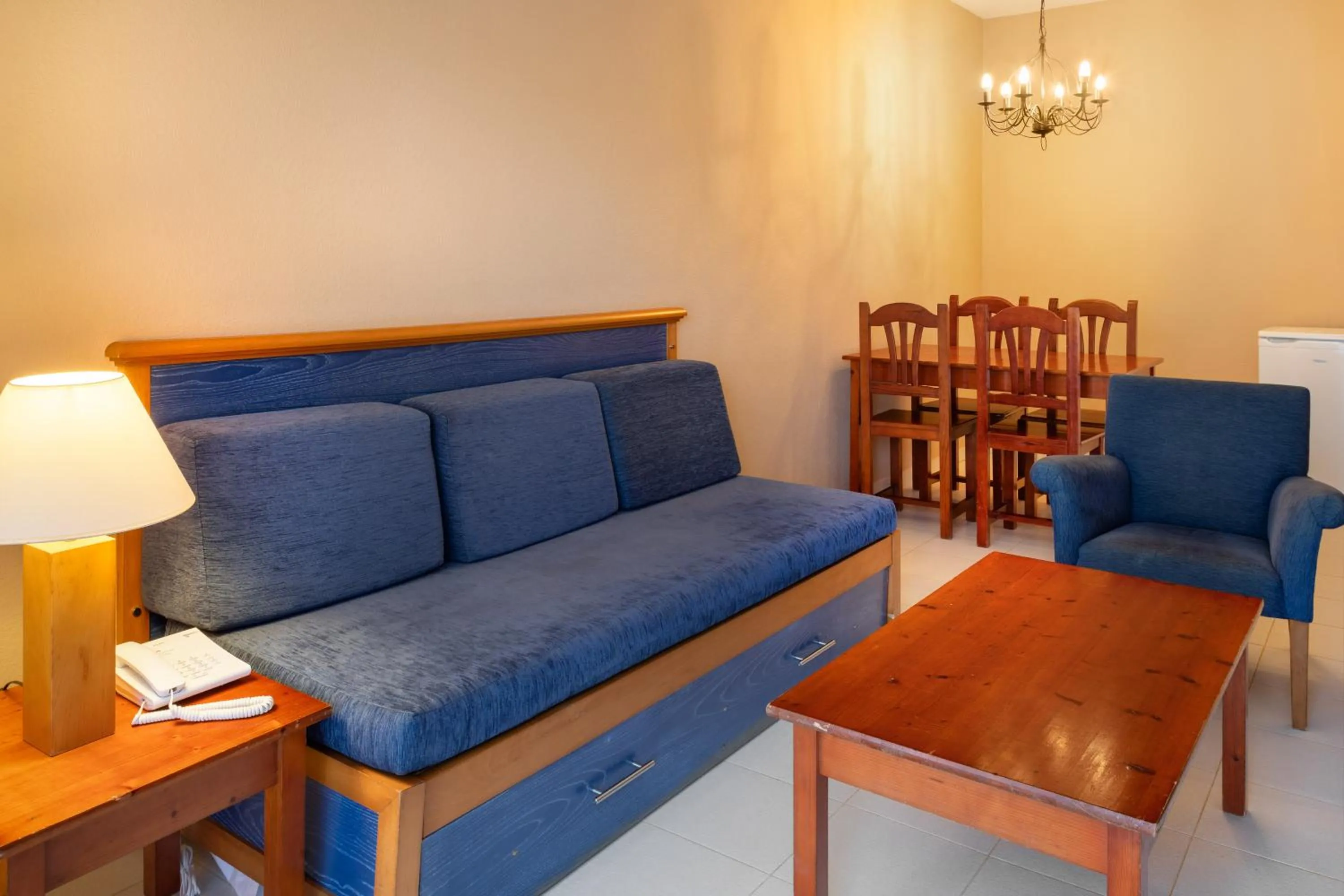 Living room in Sol Sancti Petri Aparthotel