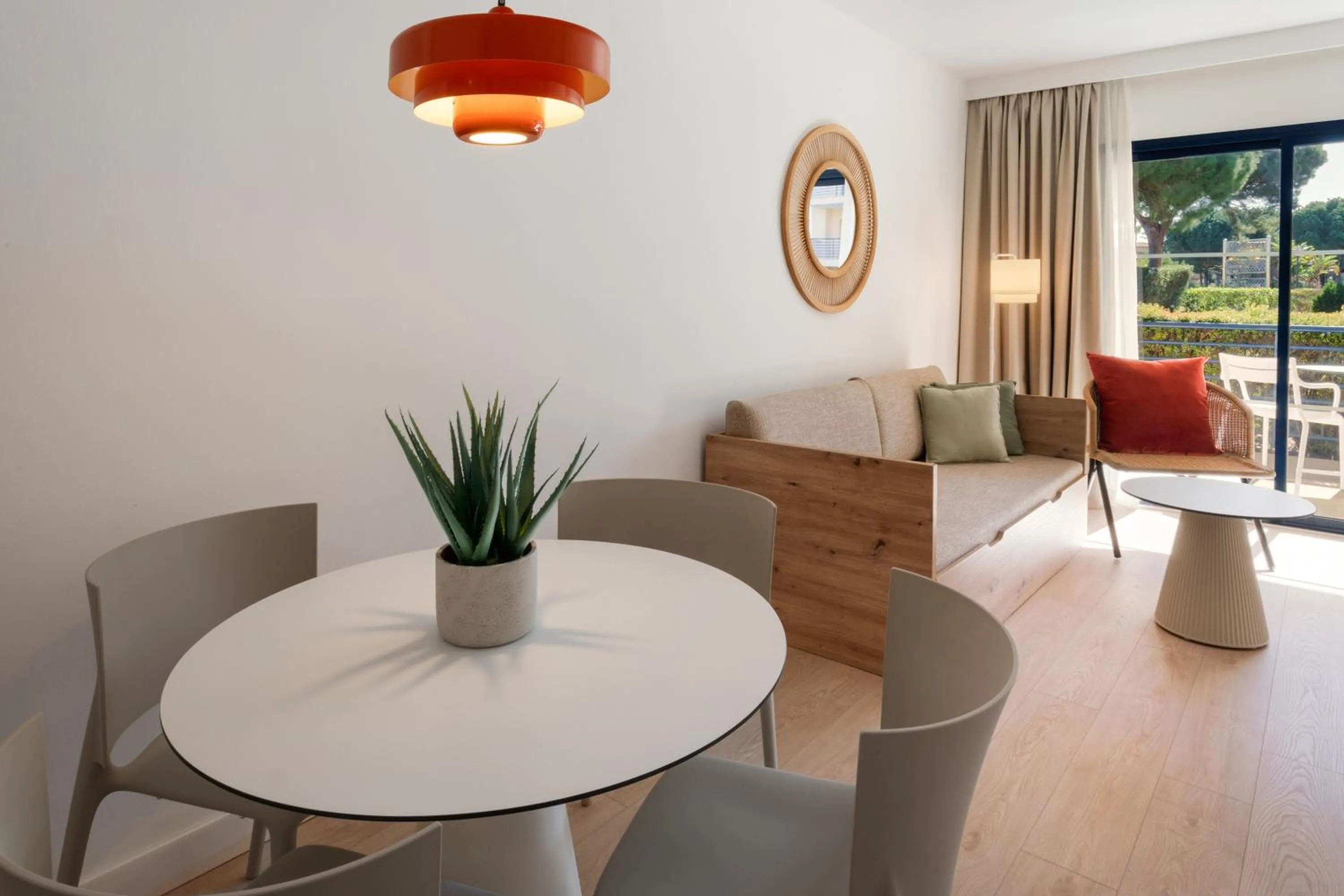 Living room in Sol Sancti Petri Aparthotel