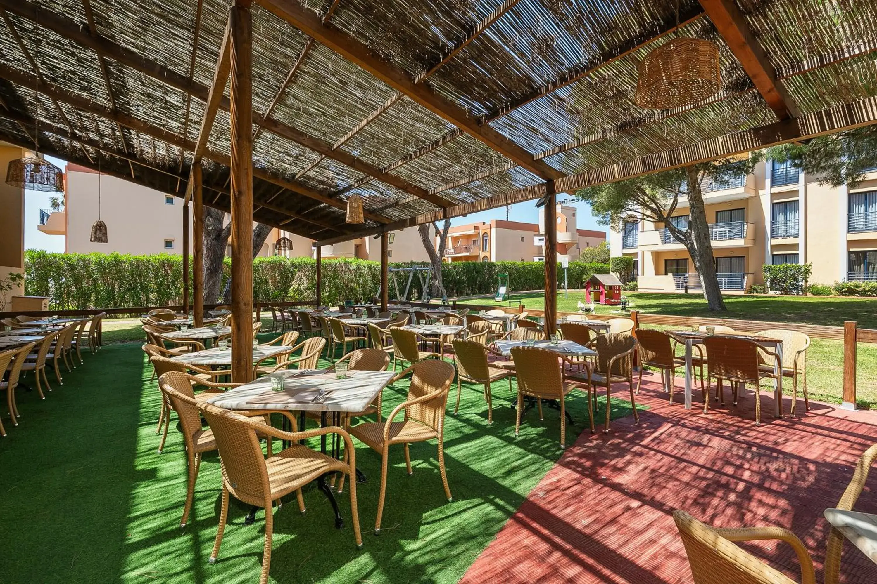 Restaurant/places to eat in Sol Sancti Petri Aparthotel Restaurant/places to eat in Sol Sancti Petri Aparthotel