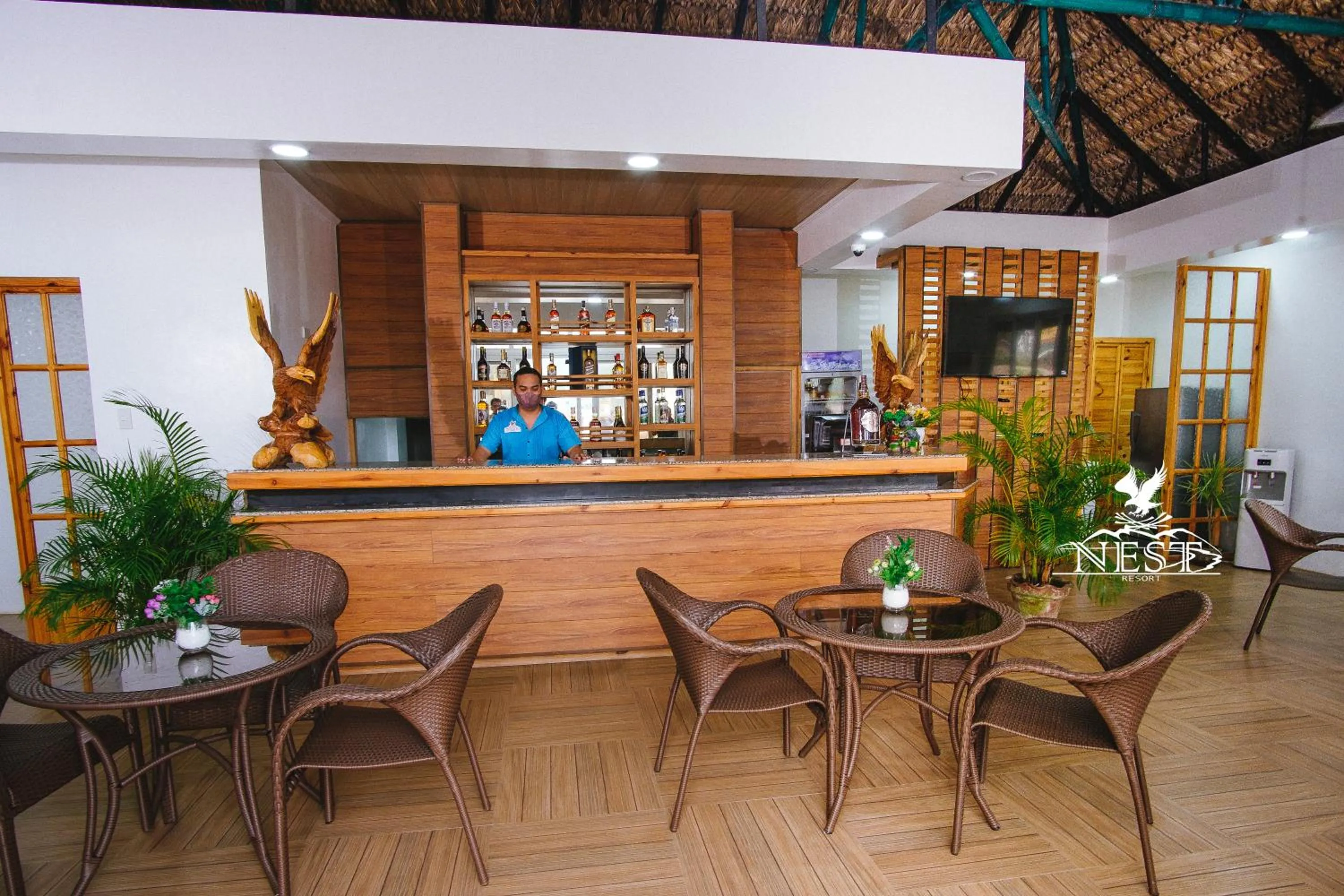 Restaurant/places to eat in Nest Resort