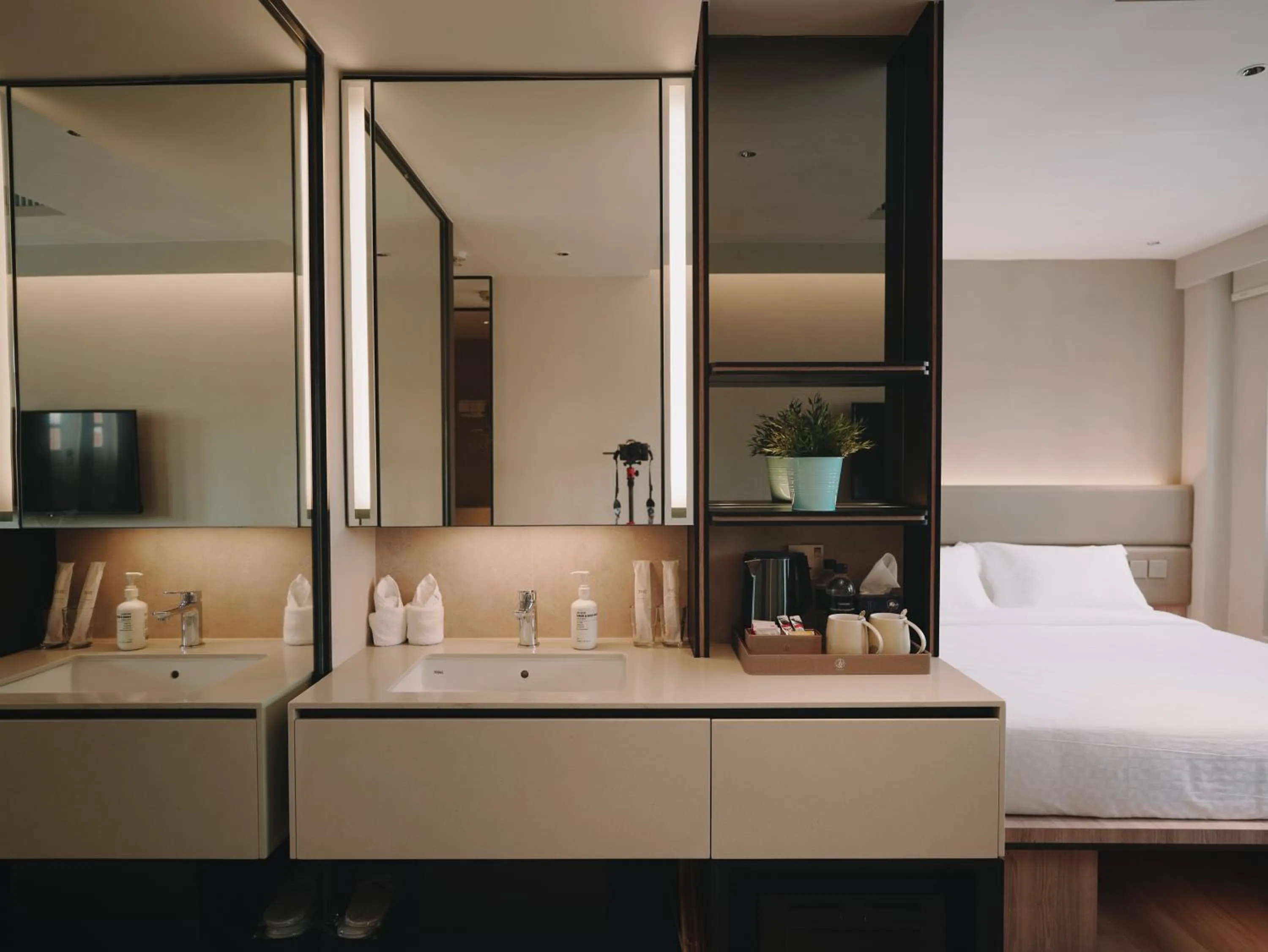 Bedroom, Bed in Hotel 1900 Chinatown