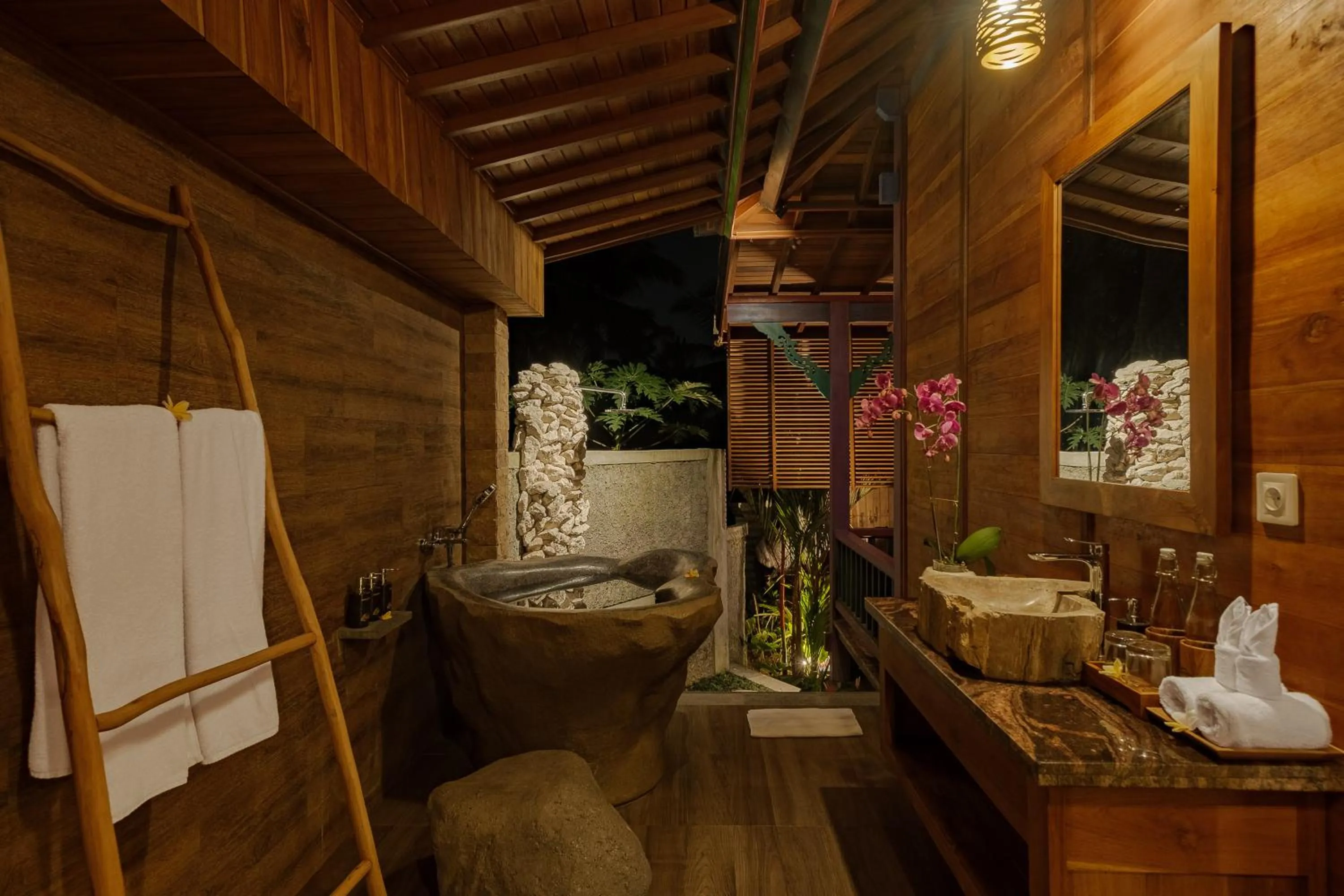 Bathroom in Gynandha Ubud Cottage