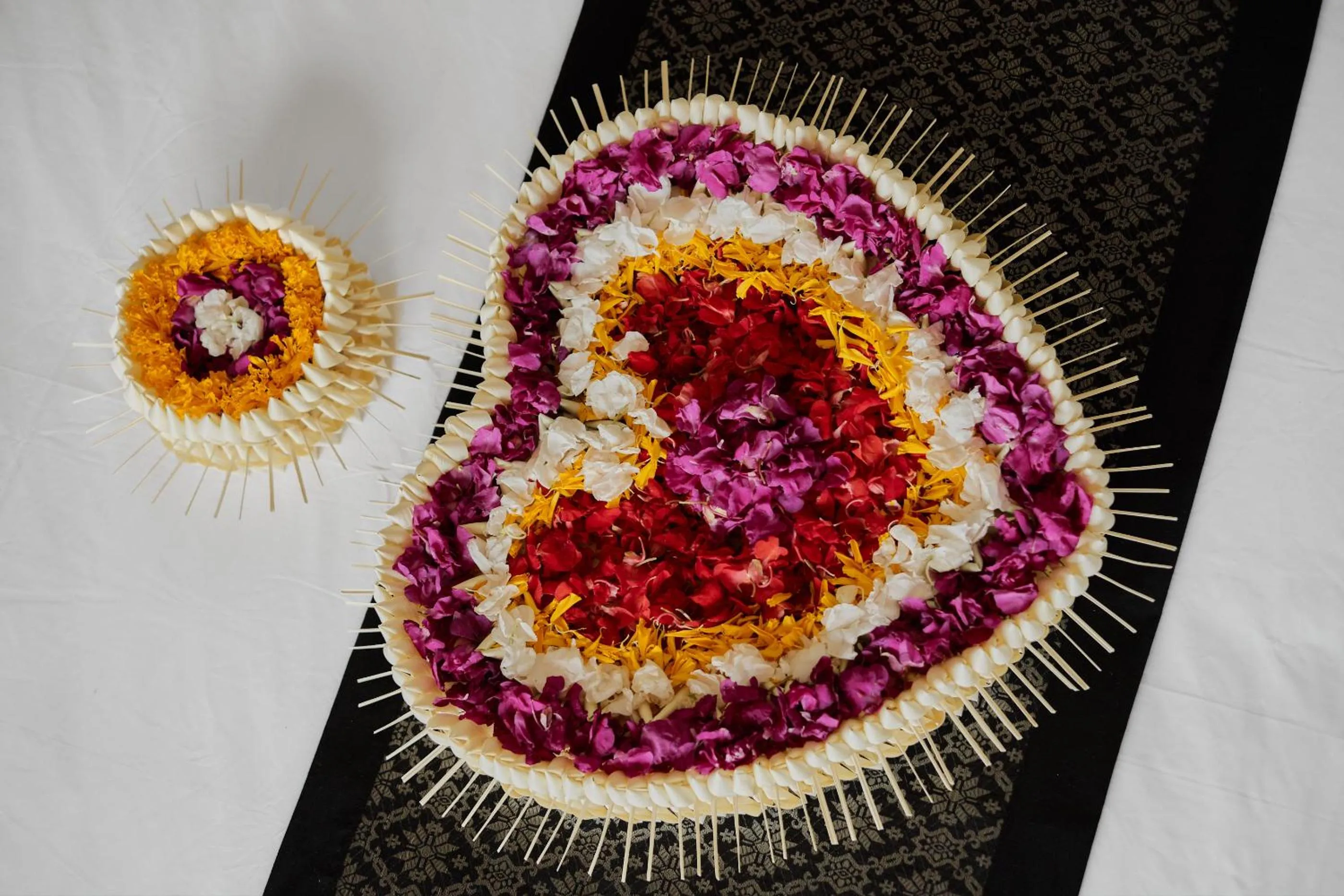 Bed in Gynandha Ubud Cottage