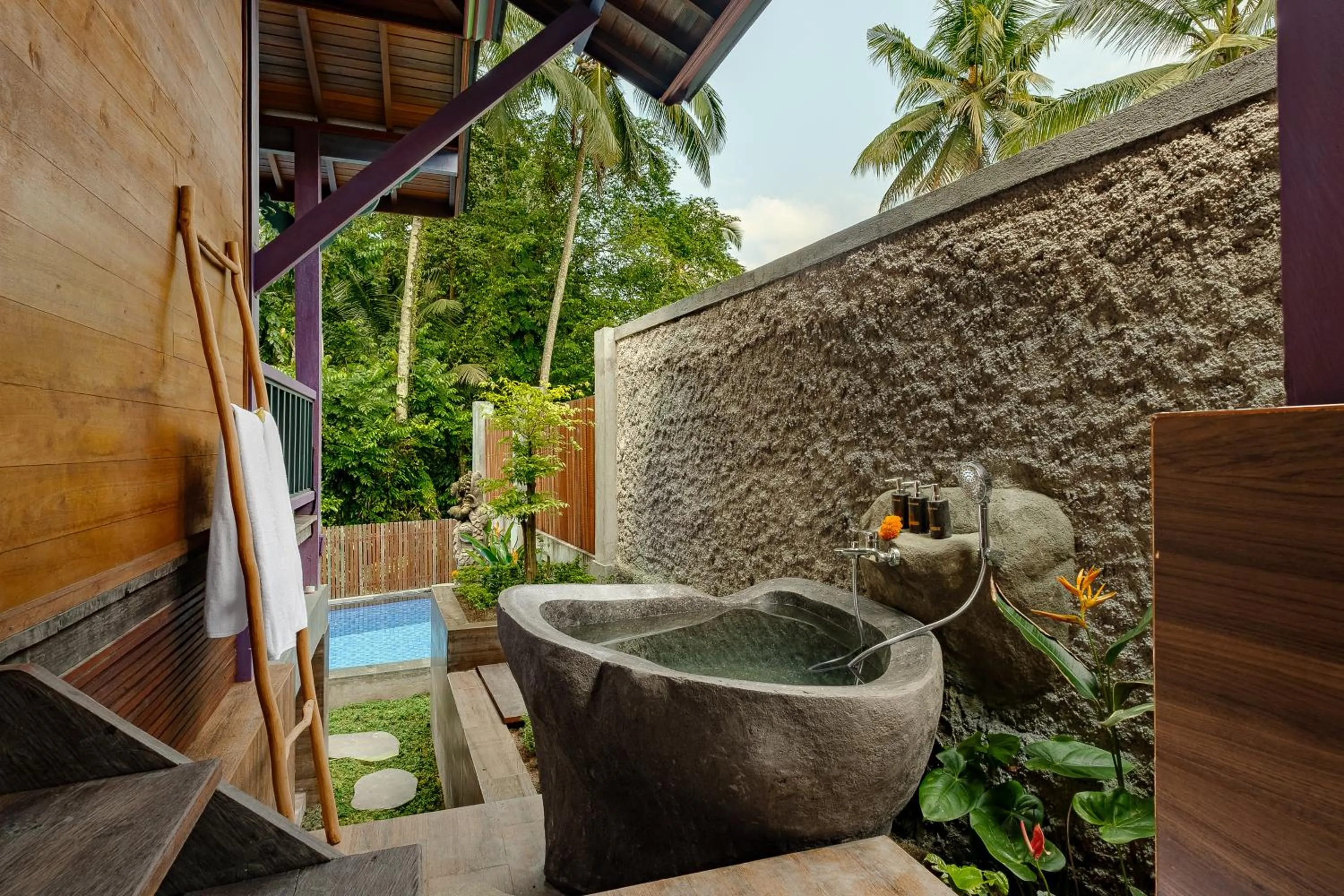 Shower in Gynandha Ubud Cottage