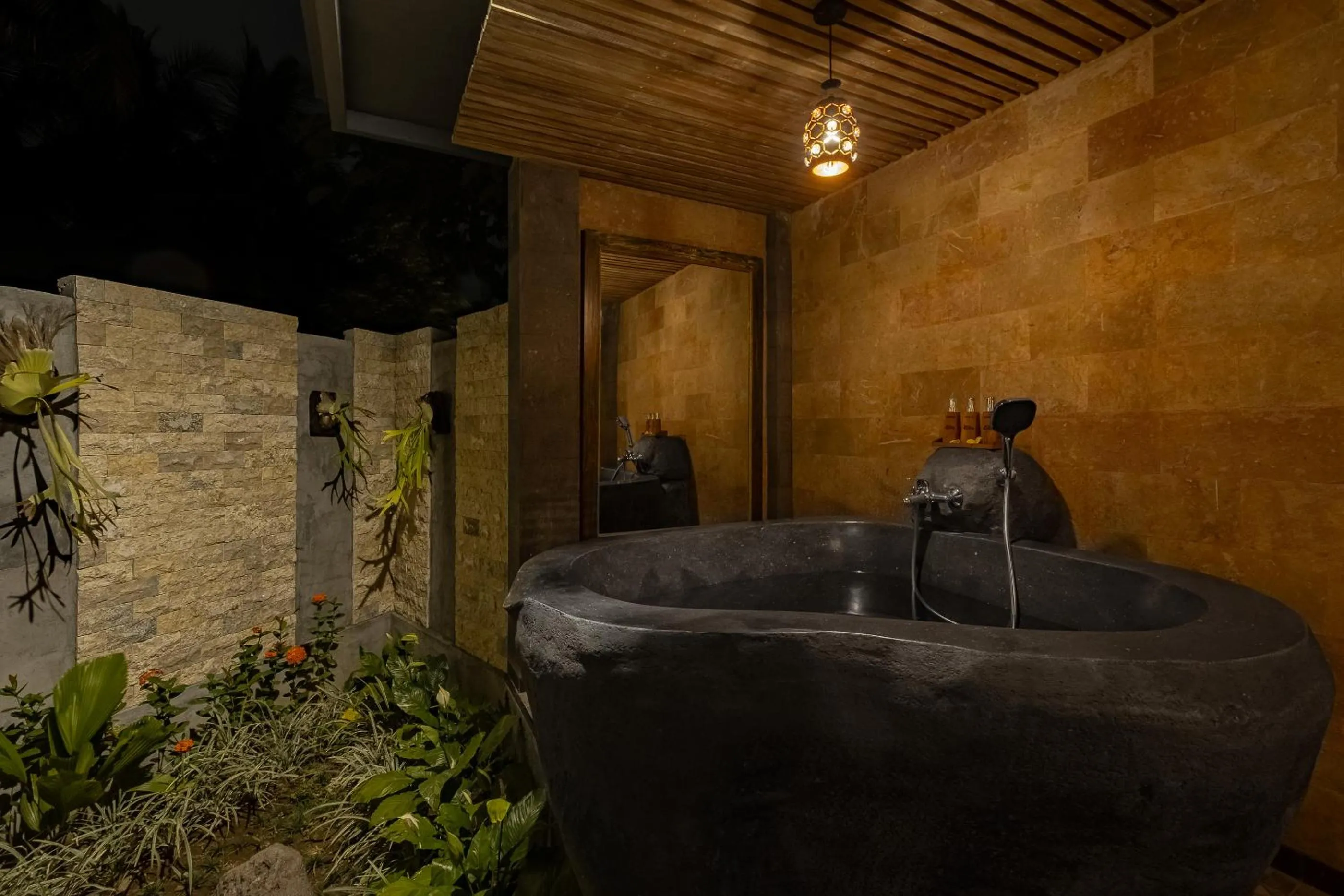 Bathroom in Gynandha Ubud Cottage