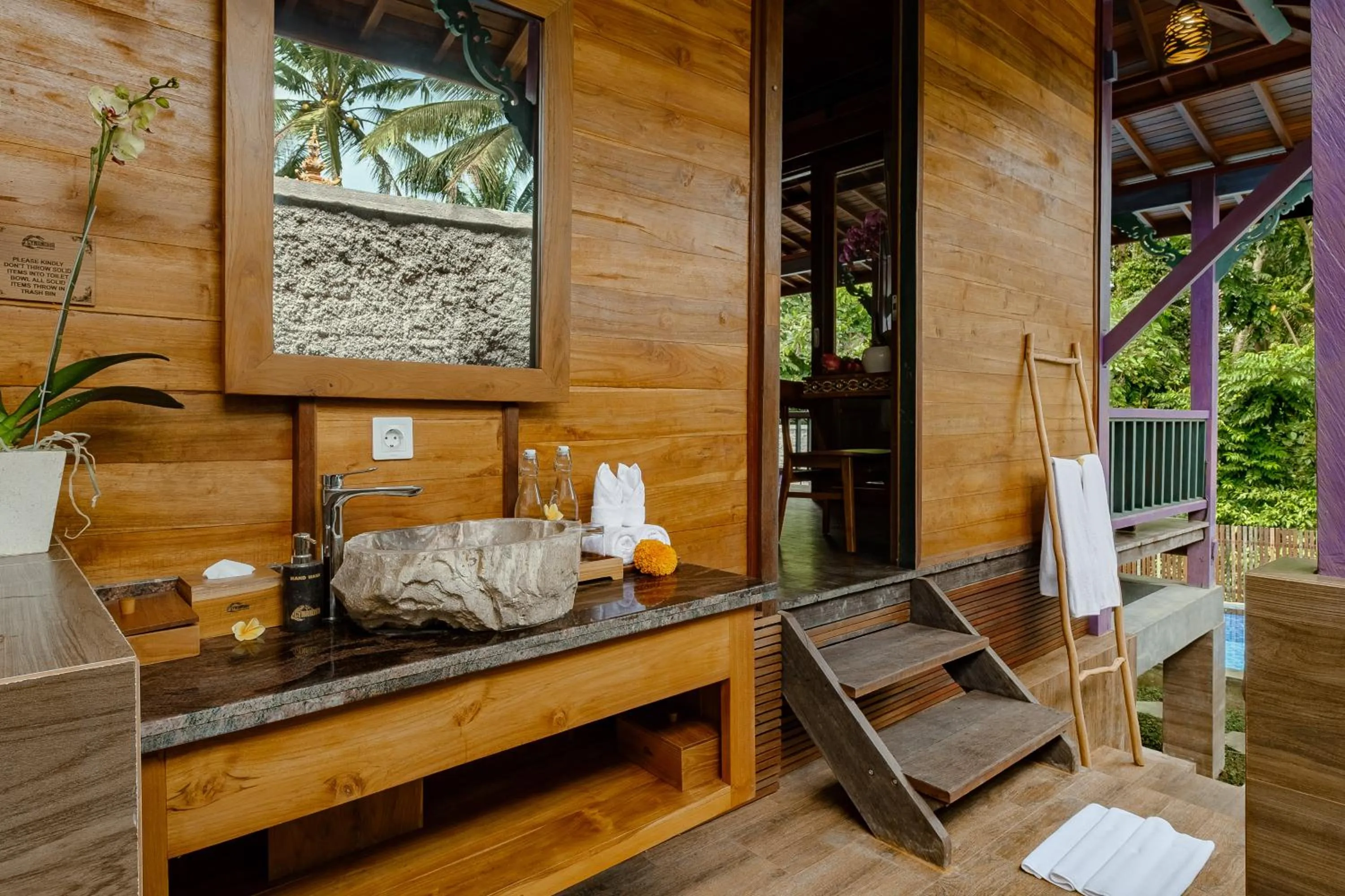 Bathroom in Gynandha Ubud Cottage