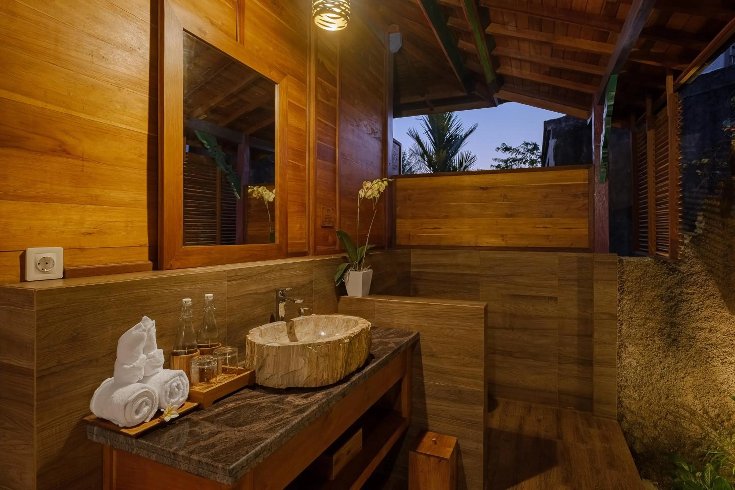 Night in Gynandha Ubud Cottage