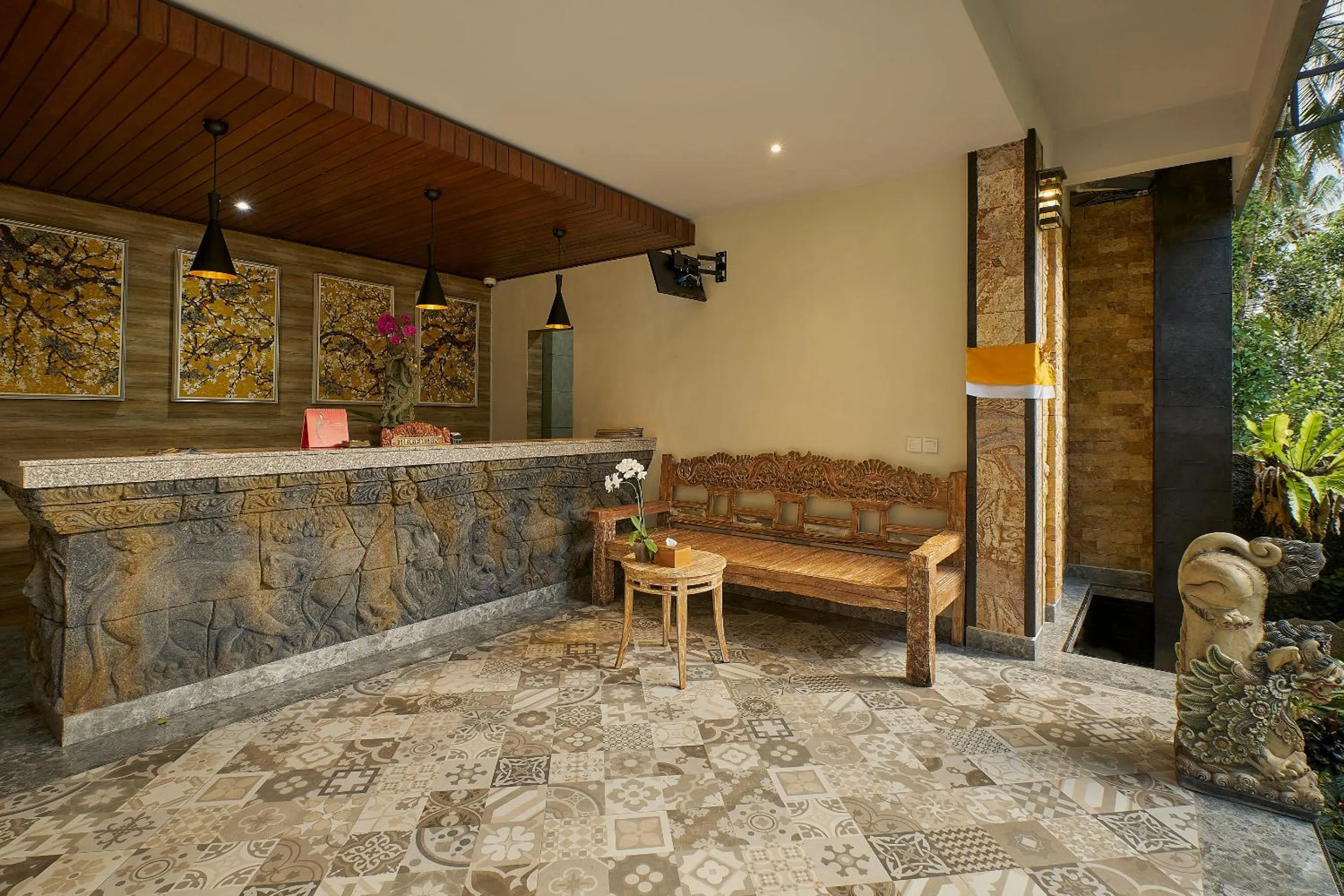 Lobby or reception in Gynandha Ubud Cottage