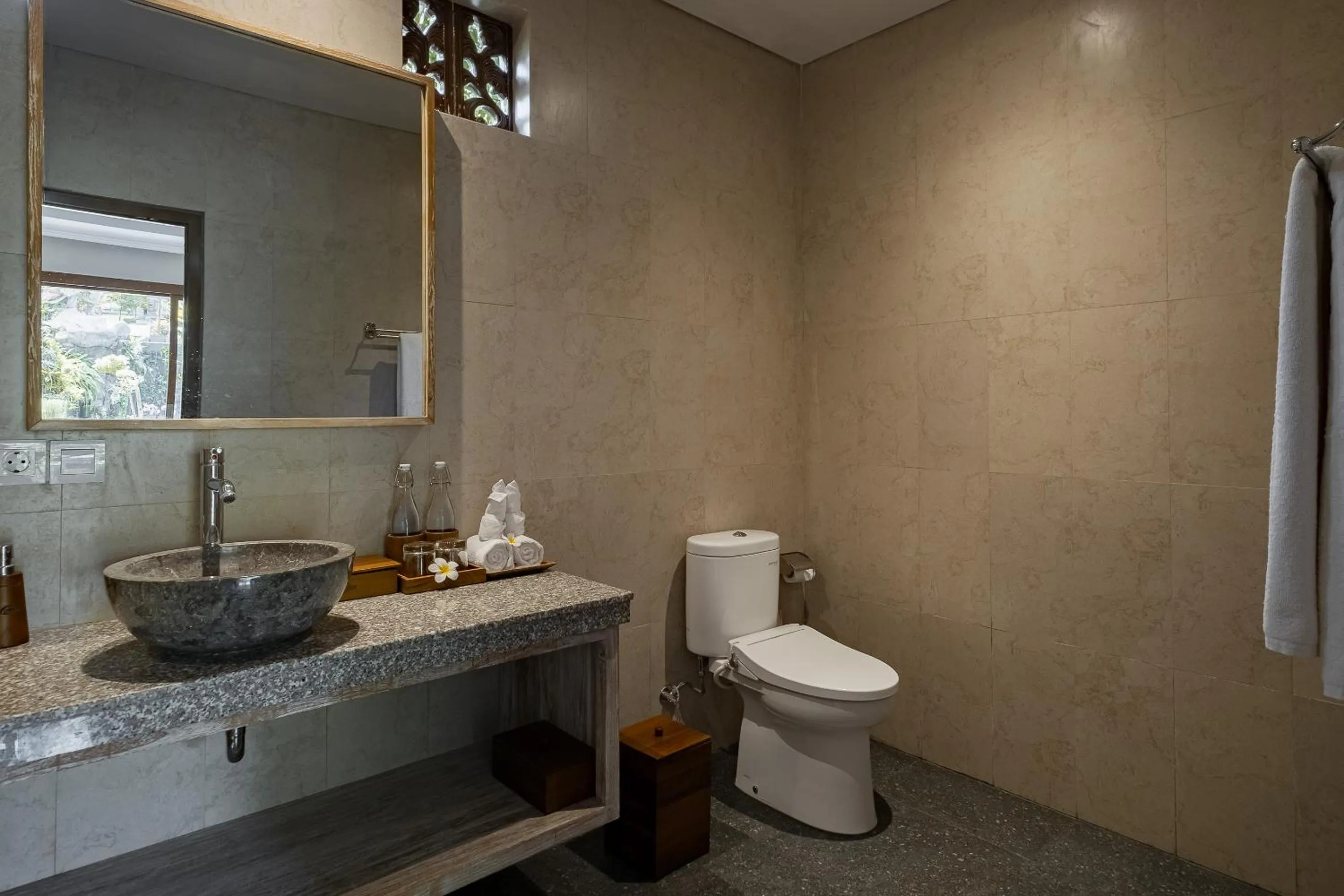 Toilet in Gynandha Ubud Cottage