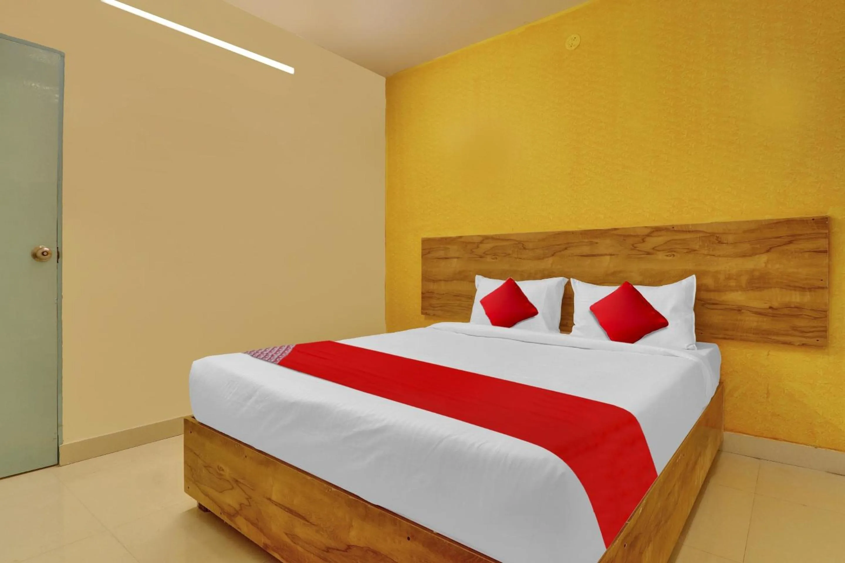 Bedroom, Bed in Hotel O R Square