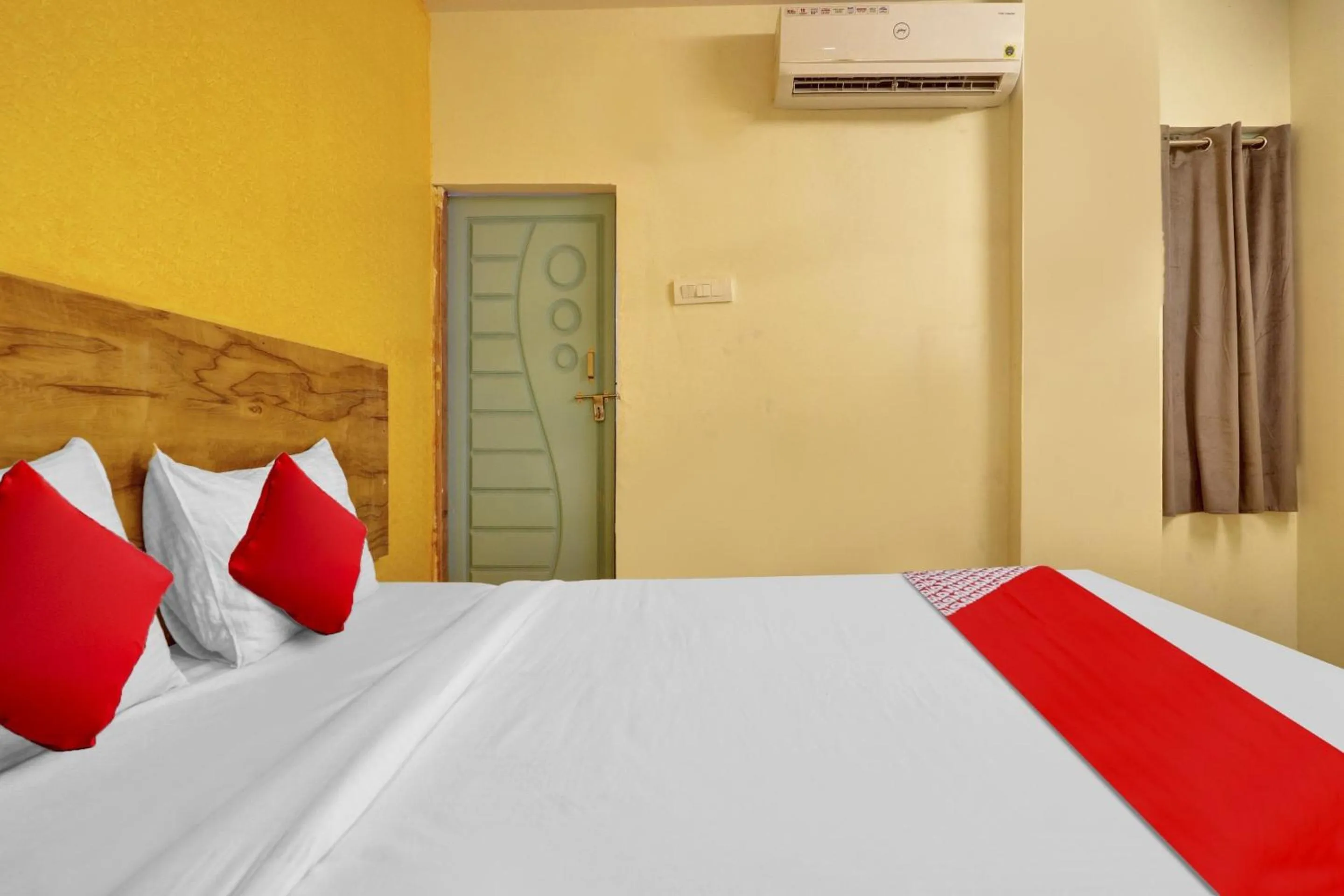 Bedroom, Bed in Hotel O R Square